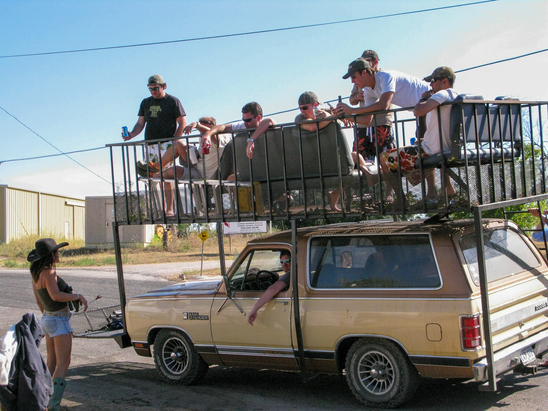 Yahoos | Castell, Texas