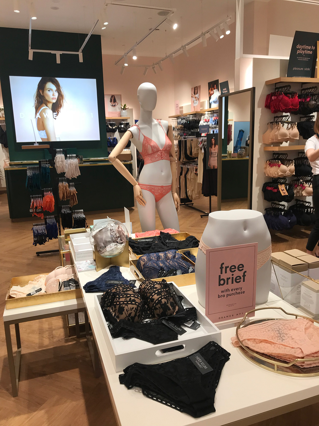 Drawer No 1 / Creative Installation