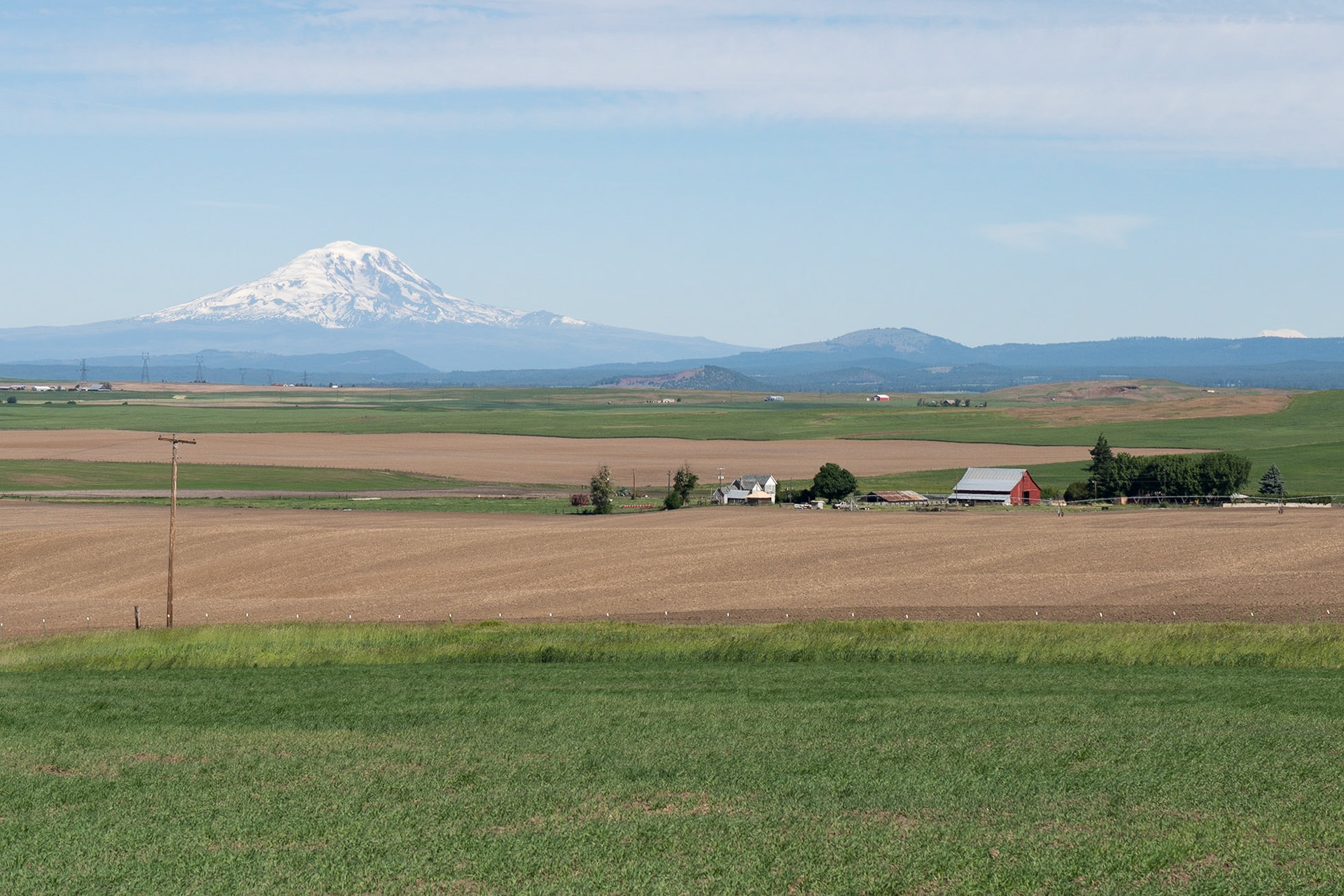 A nice view across the countryside on the southern side of Washington state. This was on highway 97 not far before descening the hill into the Columbia River Gorge that eventually goes through to Portland, Oregon.