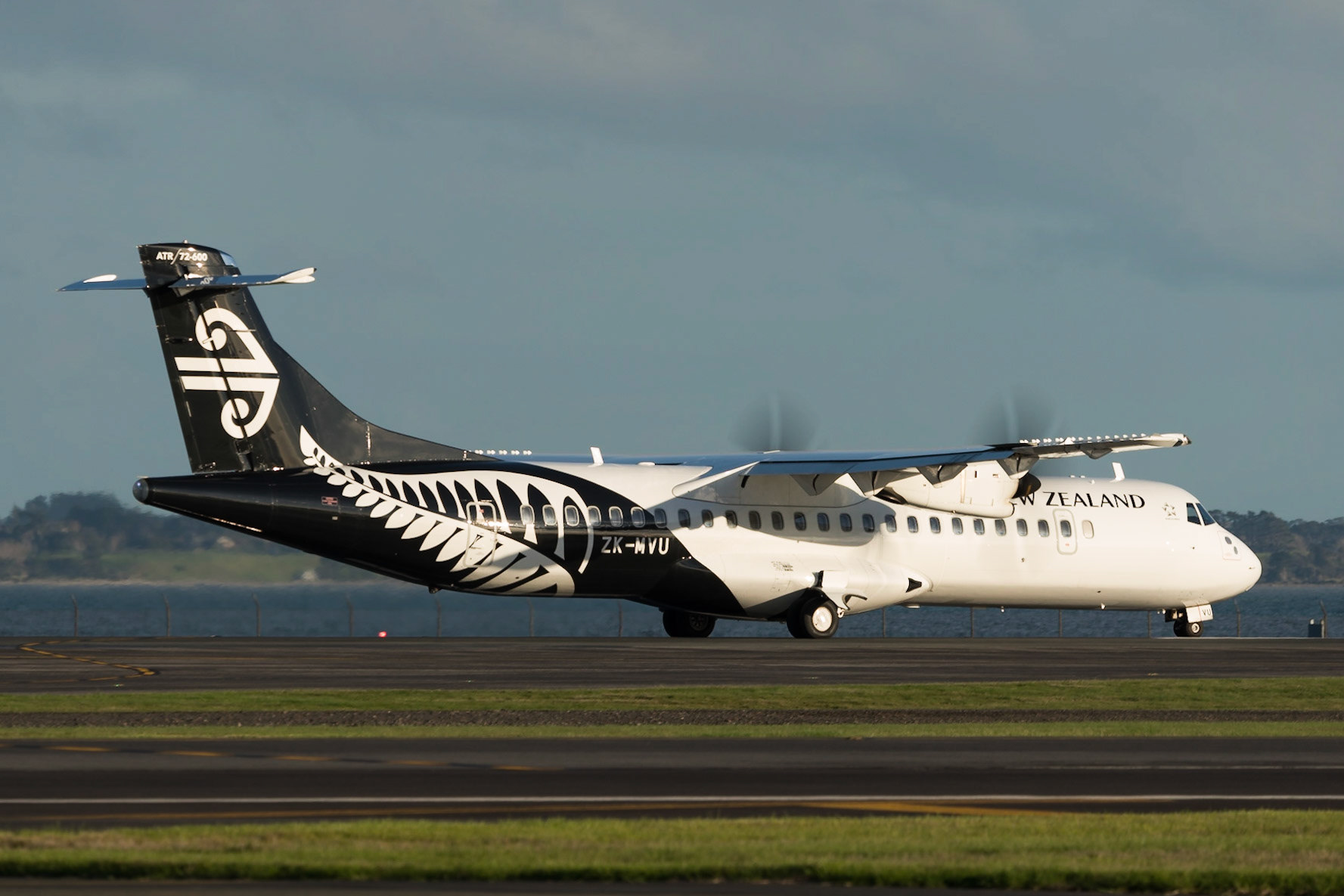 Air New Zealand ATR72-600 ZK-MVU at Auckland