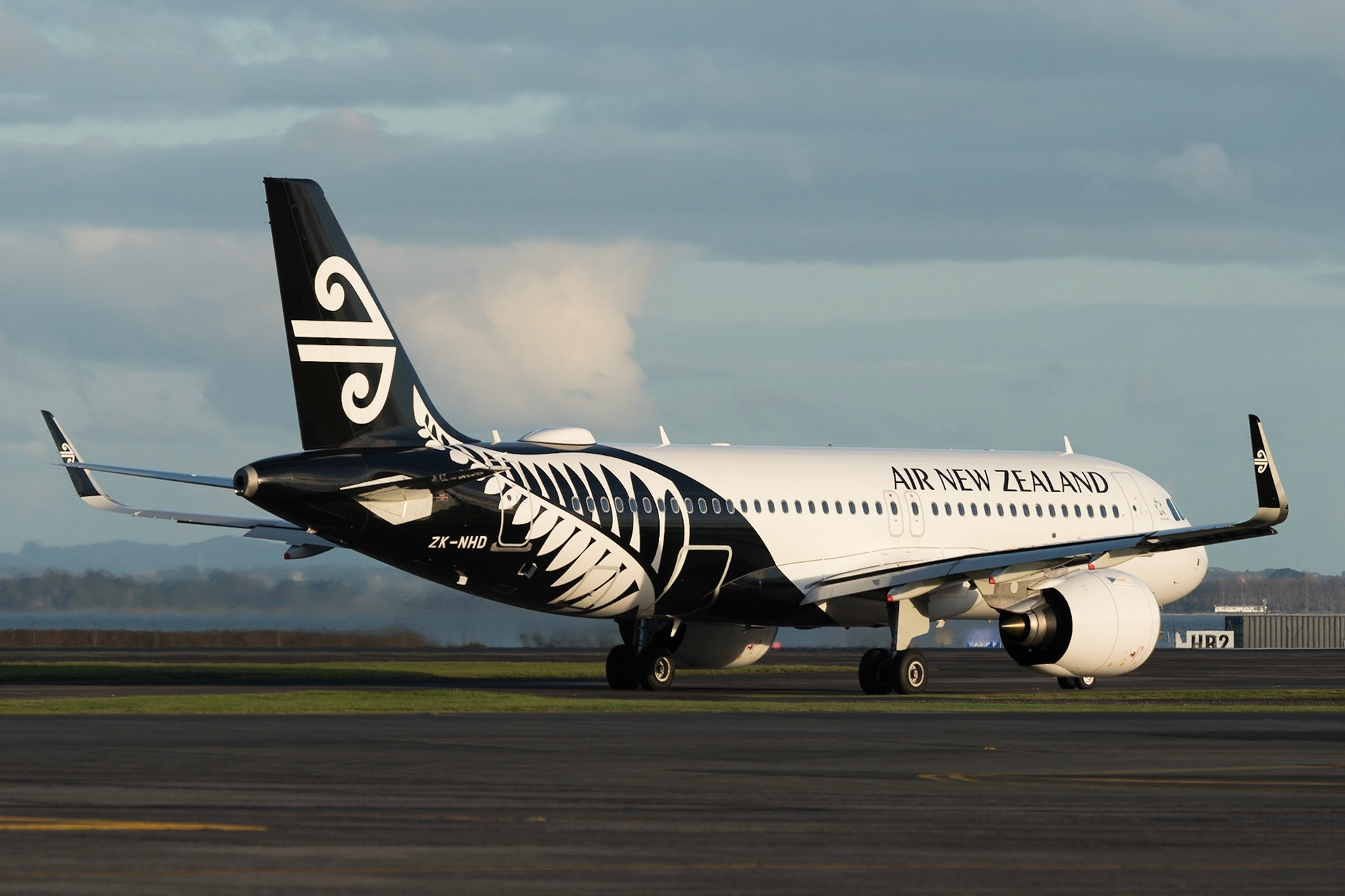 Air New Zealand Airbus A320NEO ZK-NHD at Auckland
