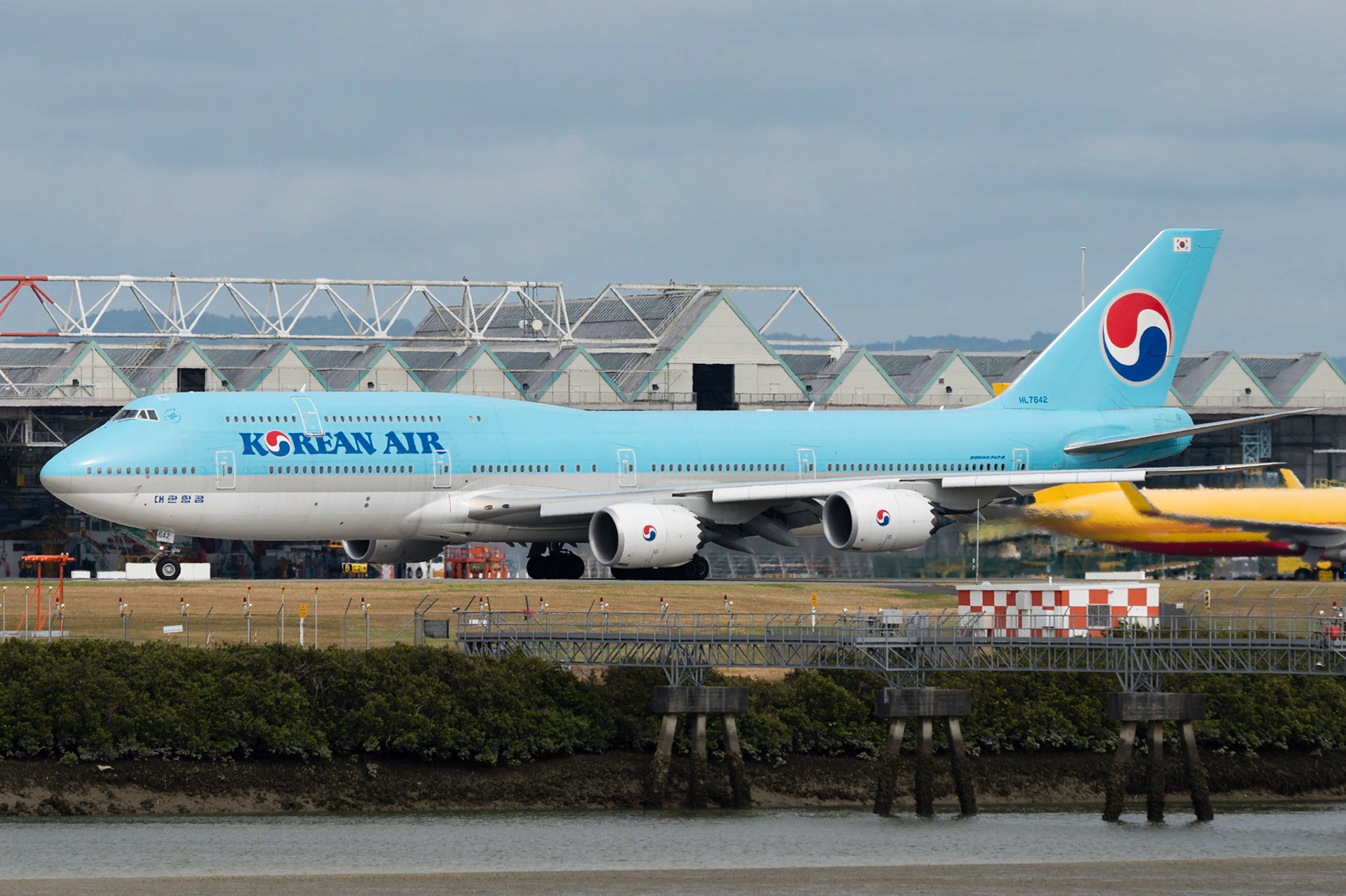 Korean Air Boeing 747-8 HL7642 departing Auckland.