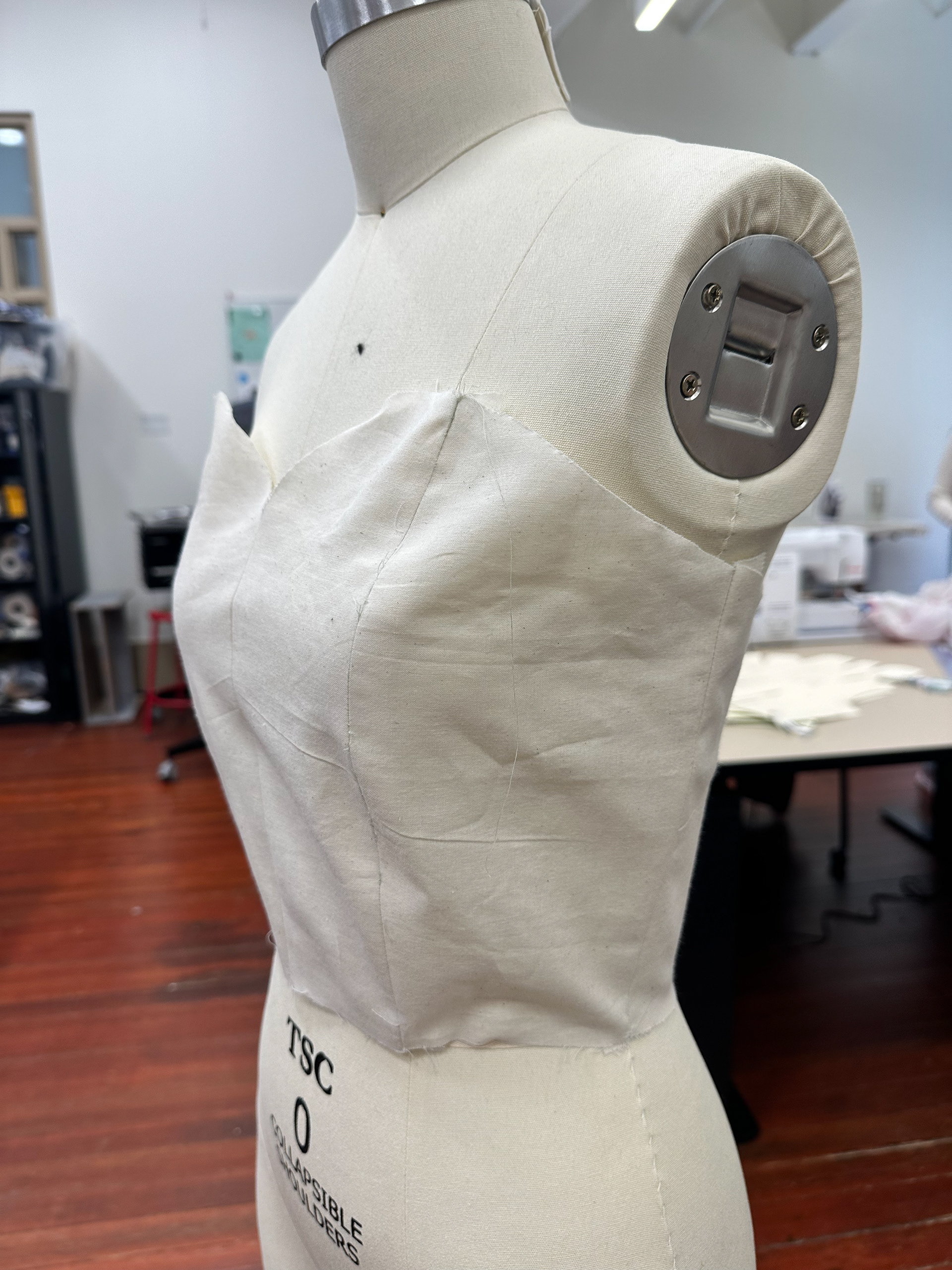 Mockup of the bodice in muslin fabric.
