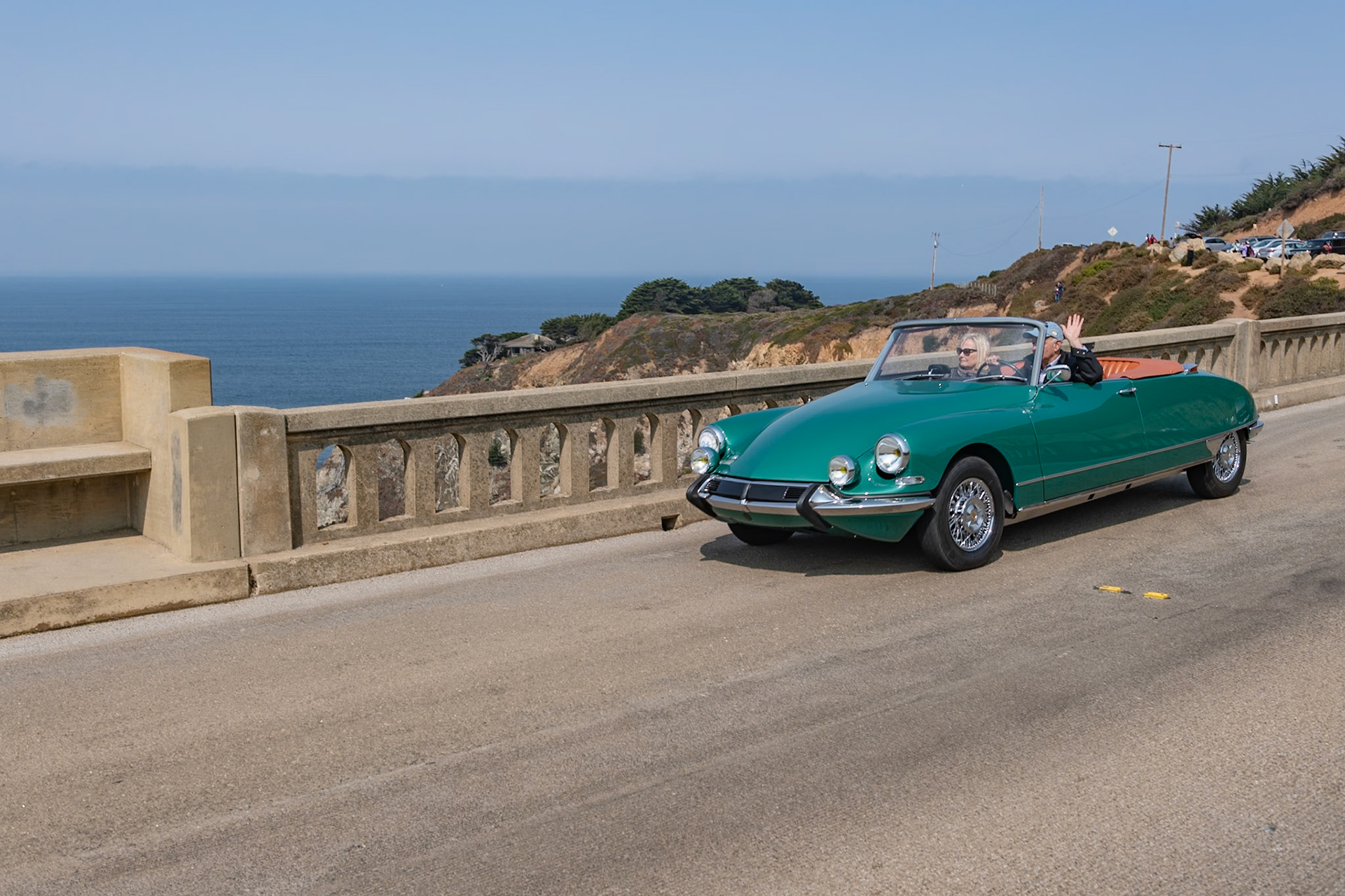 Because of the relatively small production numbers for the DS Cabriolets, the Citroën factory decided not to adapt its assembly lines to create the open-topped model. Instead, Henri Chapron was subcontracted to carry out the conversions. The factory delivered complete but unfinished DS Saloons, which Chapron then substantially modified and converted into Cabriolets. For this reason, the Cabriolets were nearly double the price of the normal DS Saloon cars. The factory “d’usine” model name was still used even though Chapron assembled nearly all of the Cabriolets. However the cars destined for export, like this car (chassis 4376065), which was destined to go to the United States, were assembled at Citroën’s other factory in Forest, Belgium.
