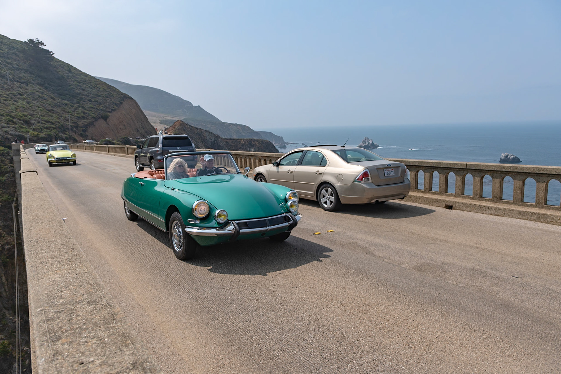 Because of the relatively small production numbers for the DS Cabriolets, the Citroën factory decided not to adapt its assembly lines to create the open-topped model. Instead, Henri Chapron was subcontracted to carry out the conversions. The factory delivered complete but unfinished DS Saloons, which Chapron then substantially modified and converted into Cabriolets. For this reason, the Cabriolets were nearly double the price of the normal DS Saloon cars. The factory “d’usine” model name was still used even though Chapron assembled nearly all of the Cabriolets. However the cars destined for export, like this car (chassis 4376065), which was destined to go to the United States, were assembled at Citroën’s other factory in Forest, Belgium.