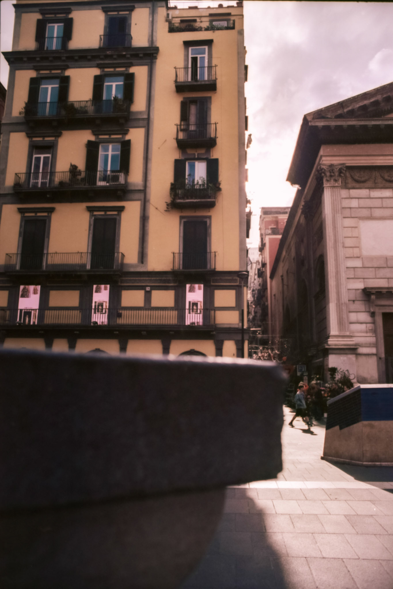 #filmfeed #analogvibes #grainisgood #staybrokeshootfilm #analogclub #super_ordinarylife #subjectivelyobjective #24hrchurch #collecmag #somewheremagazine #dreamermagazine #ifyouleave #infilmwetrust #shootonfilm #35mmfilm #onfilm #back2thebase