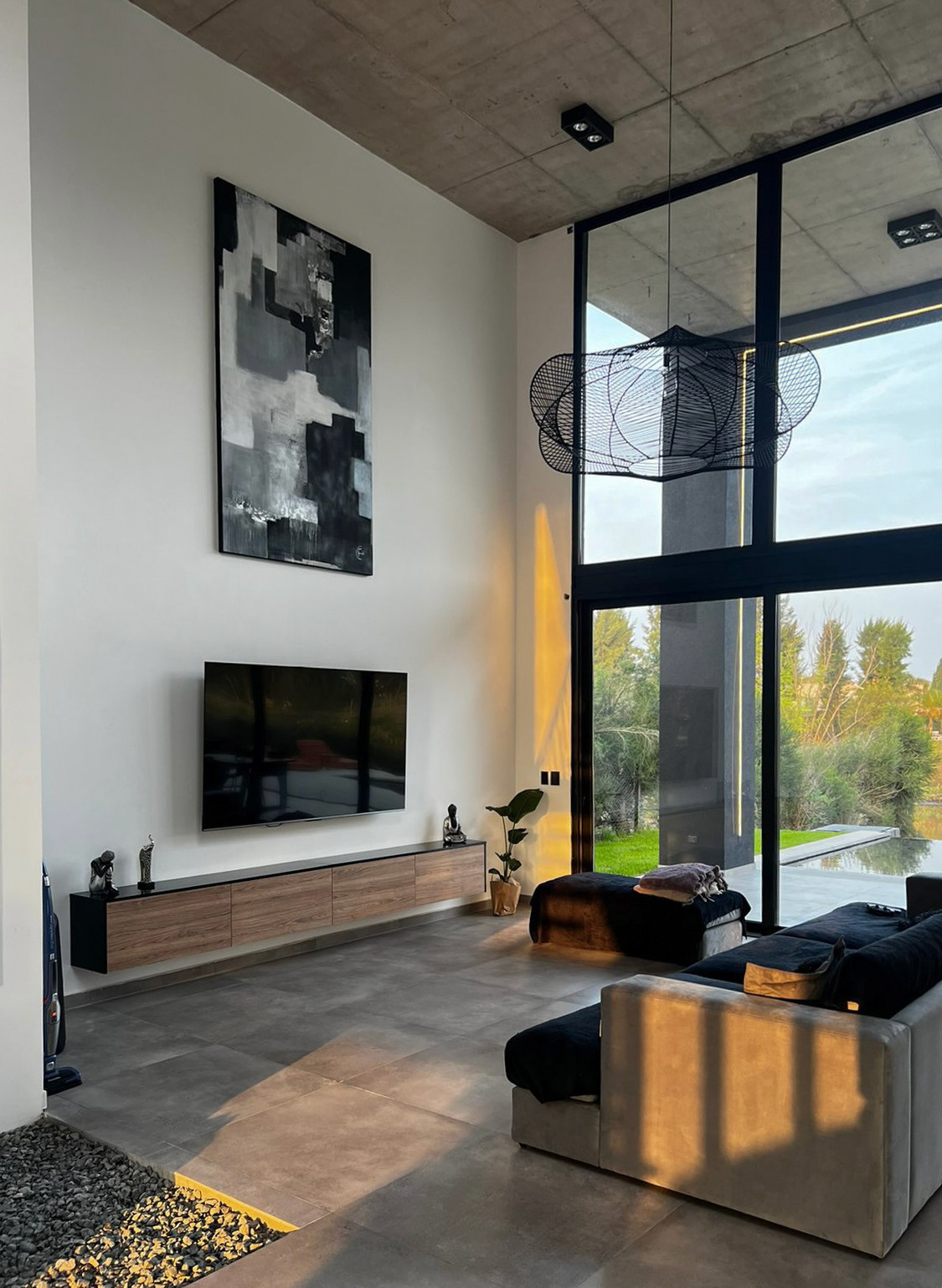 "Silencios fragmentados", 10 de septiembre  de 2024, 240x120