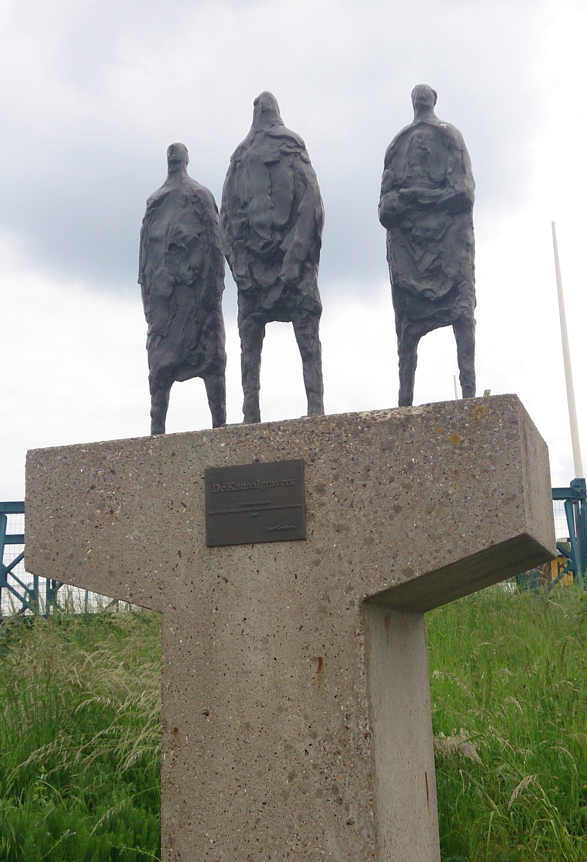 'De kanaalgravers' - Statue made by Aart Lamberts