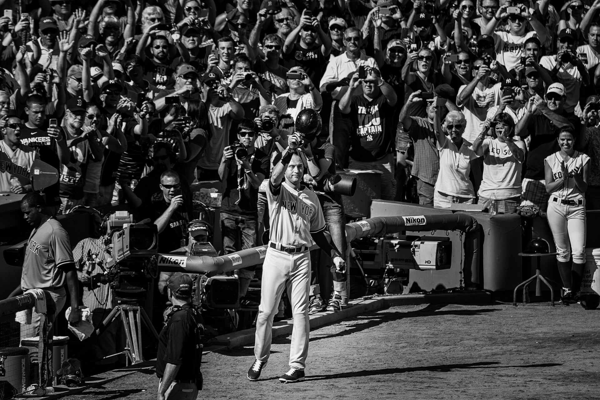 Derek Jeter's Final Tip of the Cap