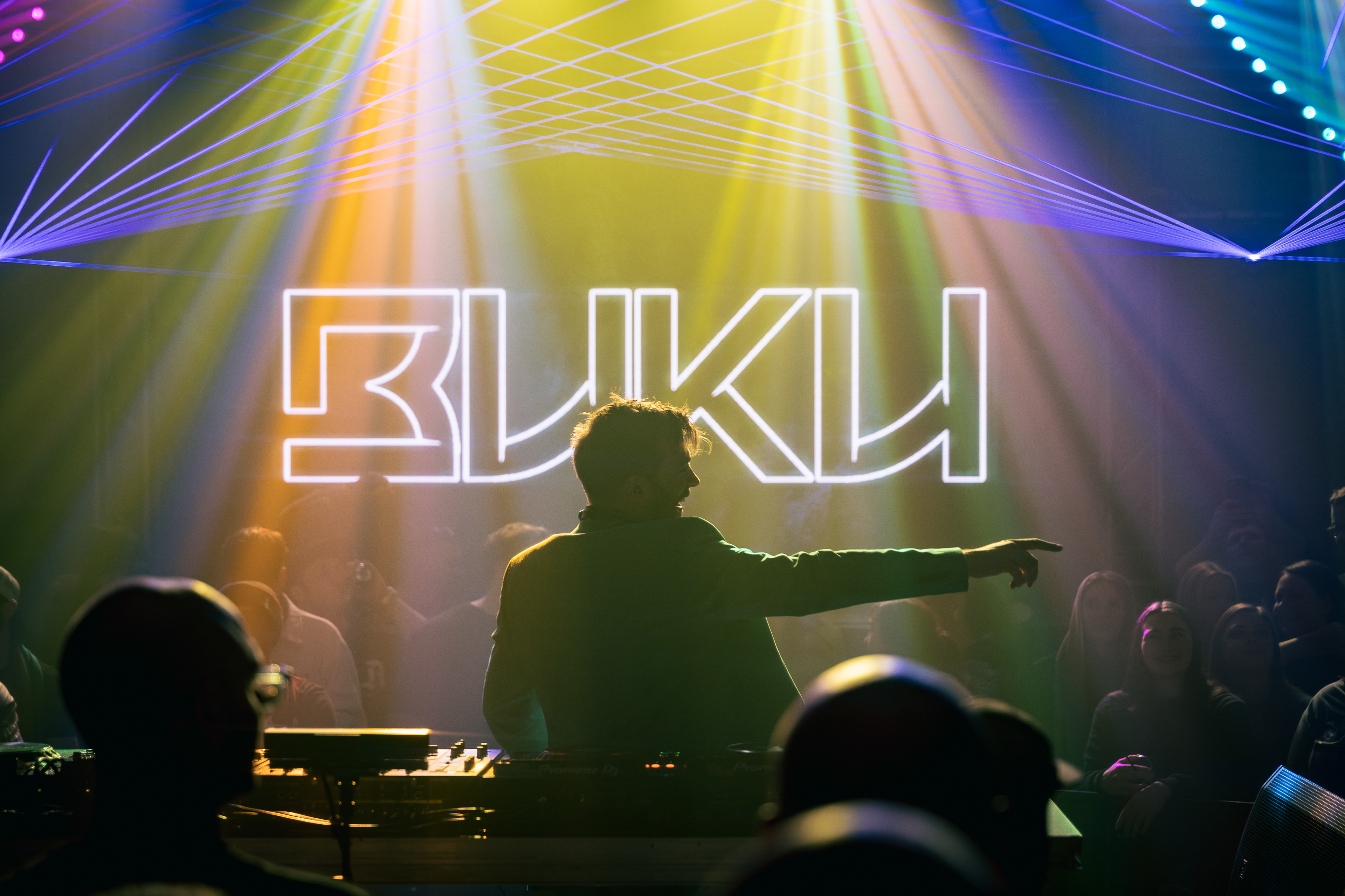 Buku