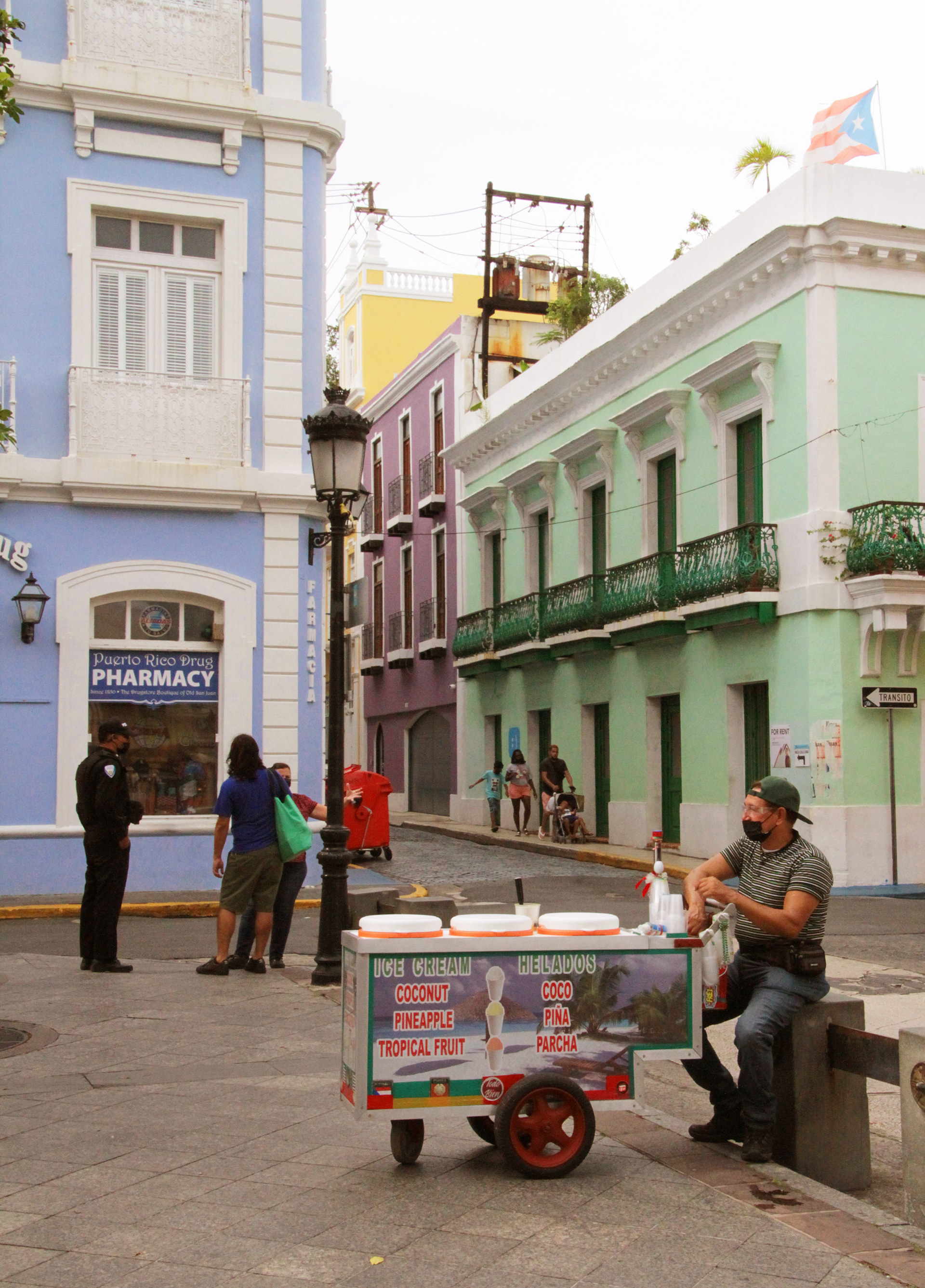 Heladero en la Placita, Viejo San Juan, 2021.