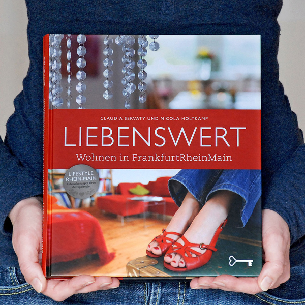 I'm co-author of this book.