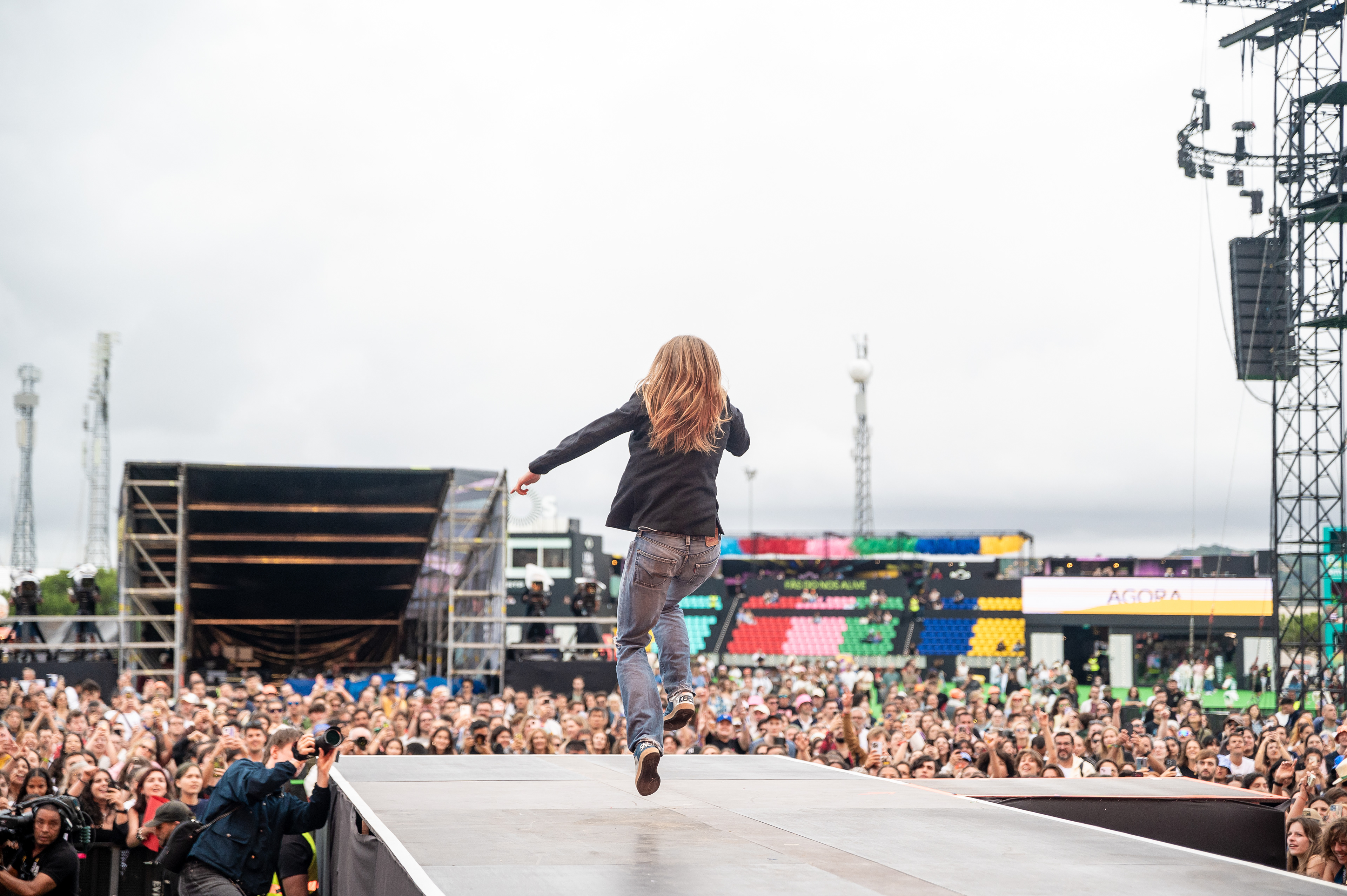Girl in Red  -  Lisbon 2025