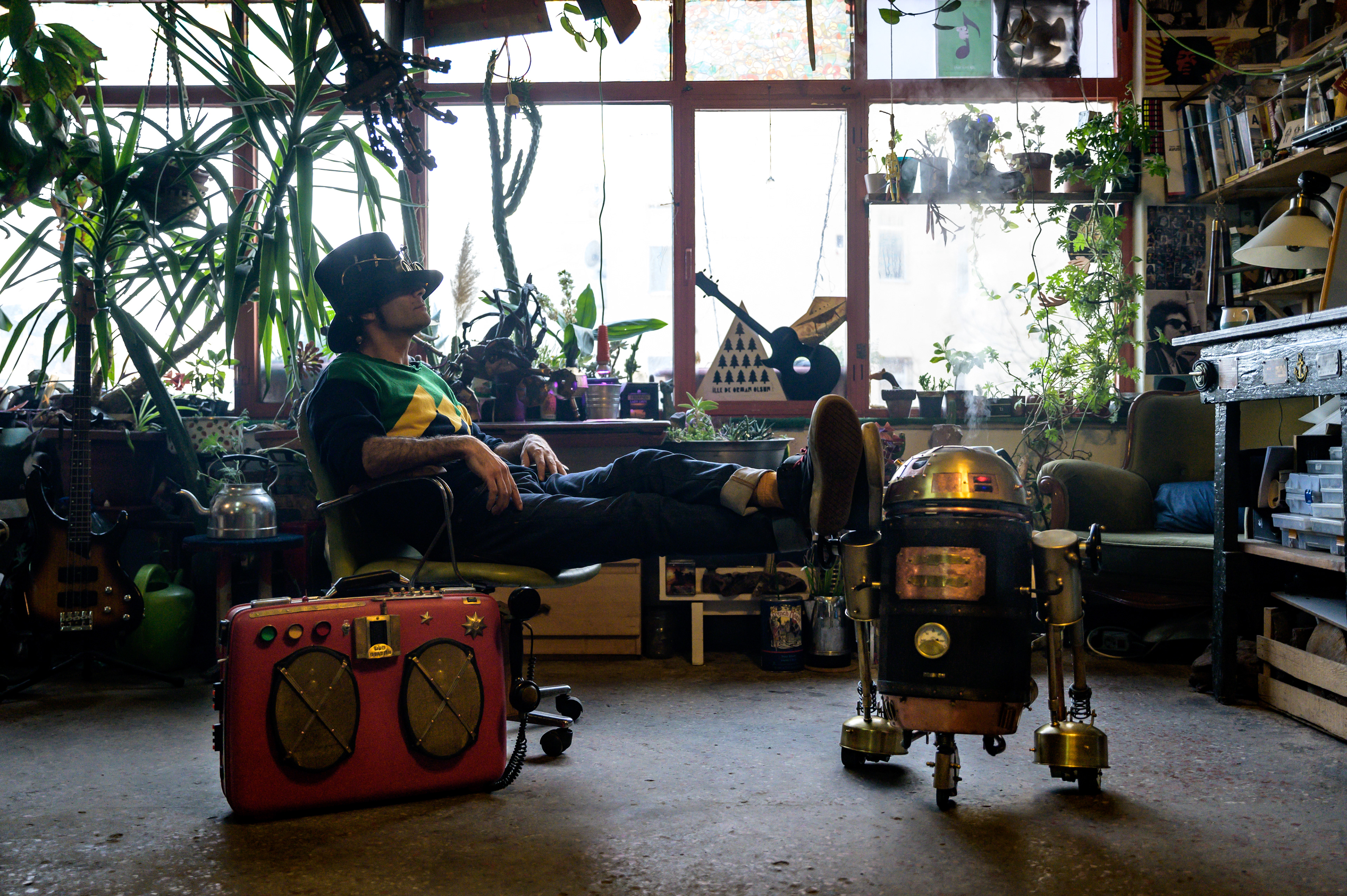 Yavru  -  artist / mad scientist