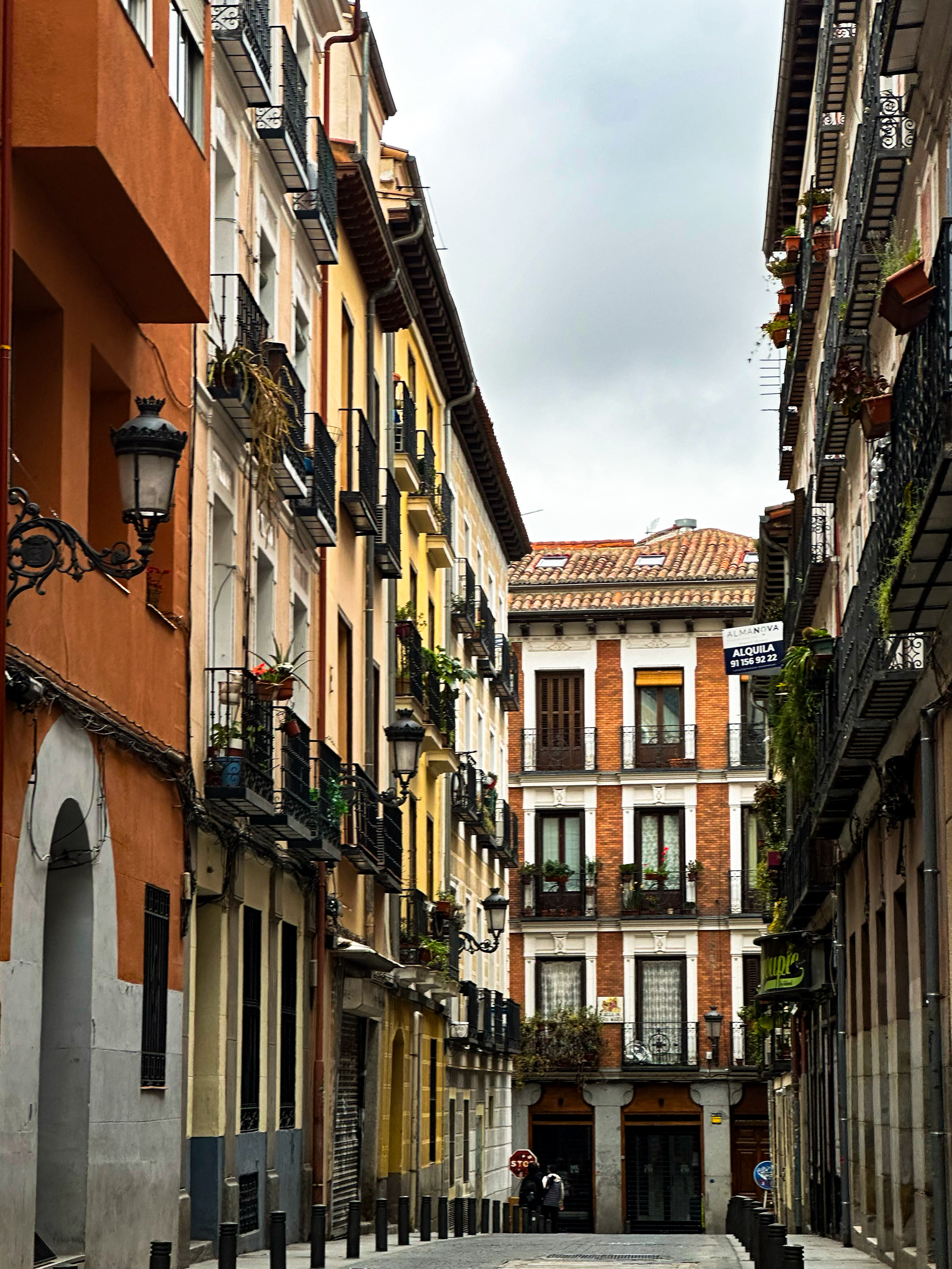 77mm lens -  f/2.8 - ISO32 - shutter speed 1/232