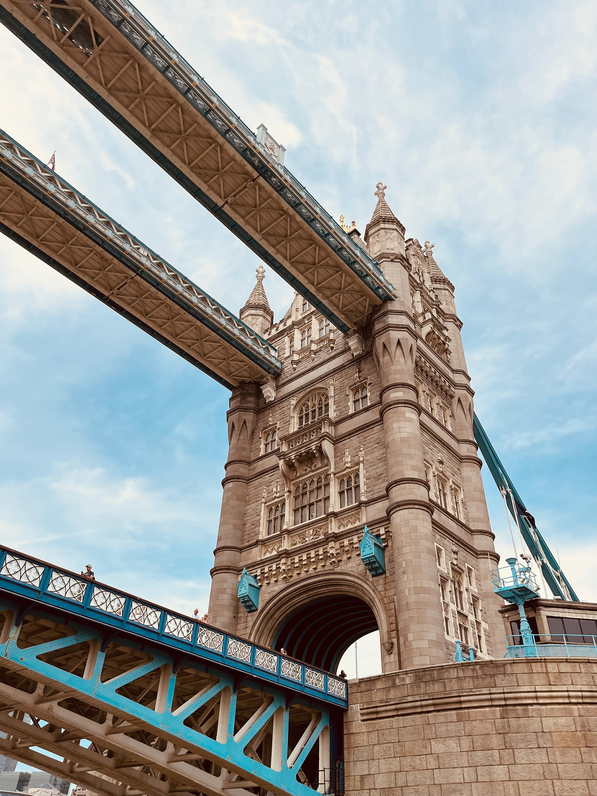 5.10mm lens -  f/1.6 - ISO50 - shutter speed 1/4700