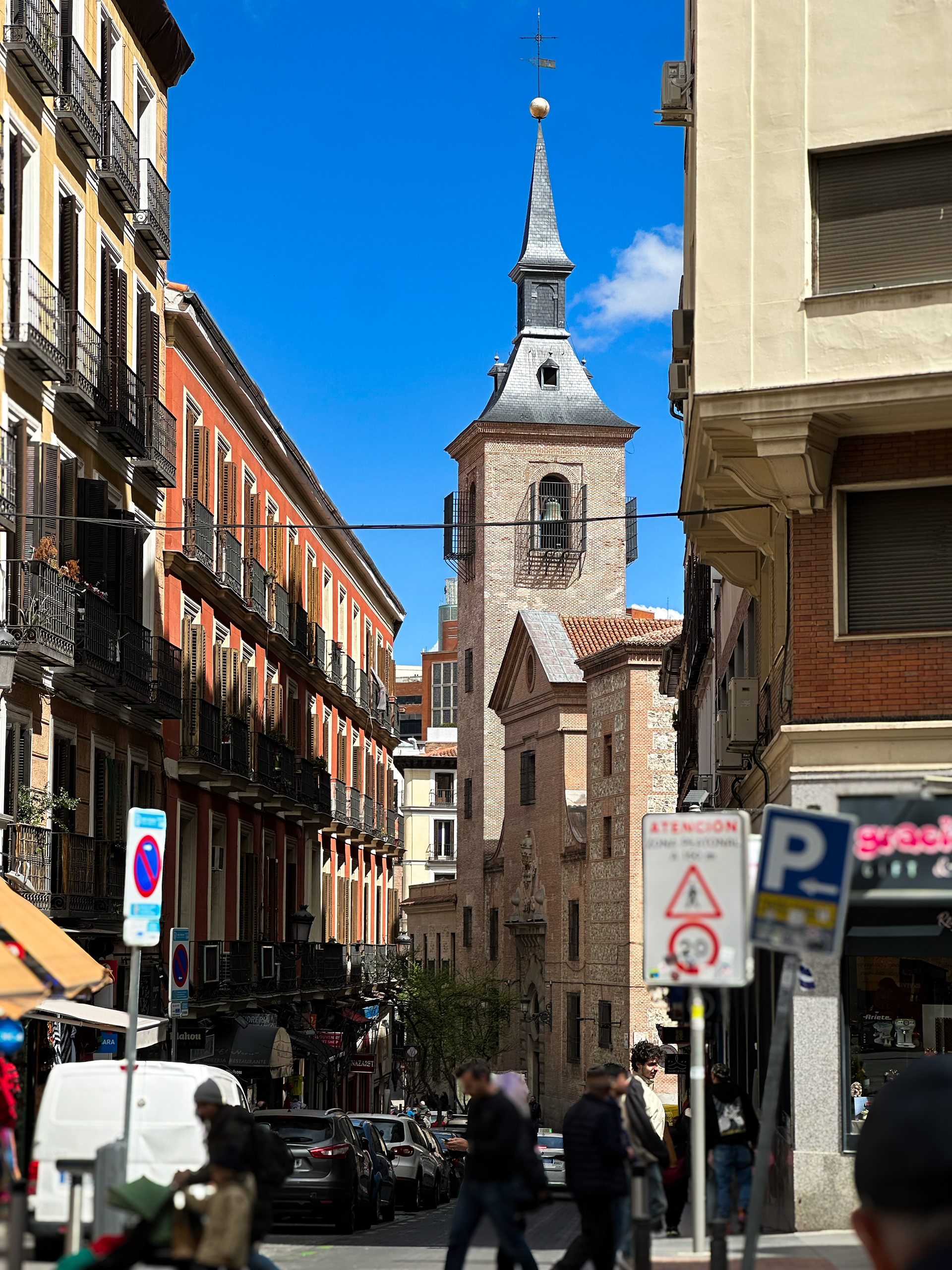 77mm lens -  f/2.8 - ISO32 - shutter speed 1/786