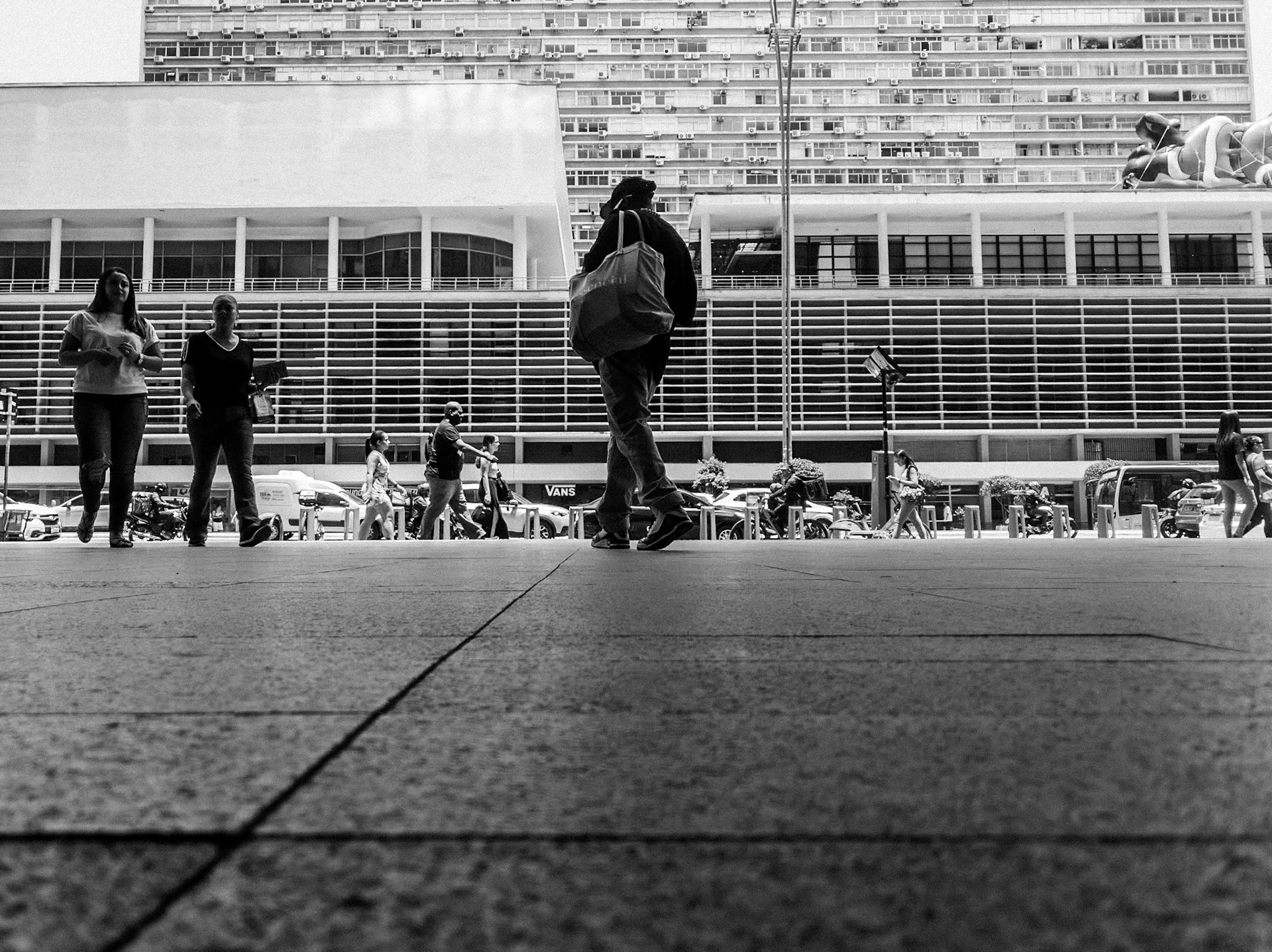 Center 3 Mall, looking to Conjunto Nacional Av Paulista