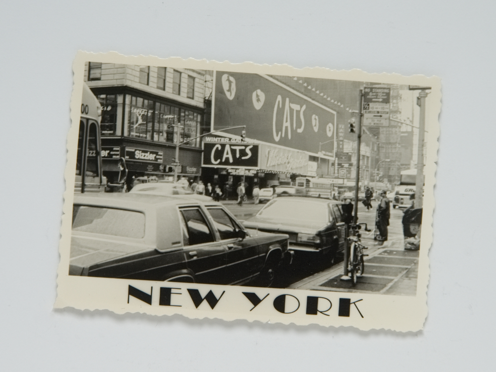 1990, Broadway, Winter Garden Theatre / photo origin: fortepan / Gábor Viktor