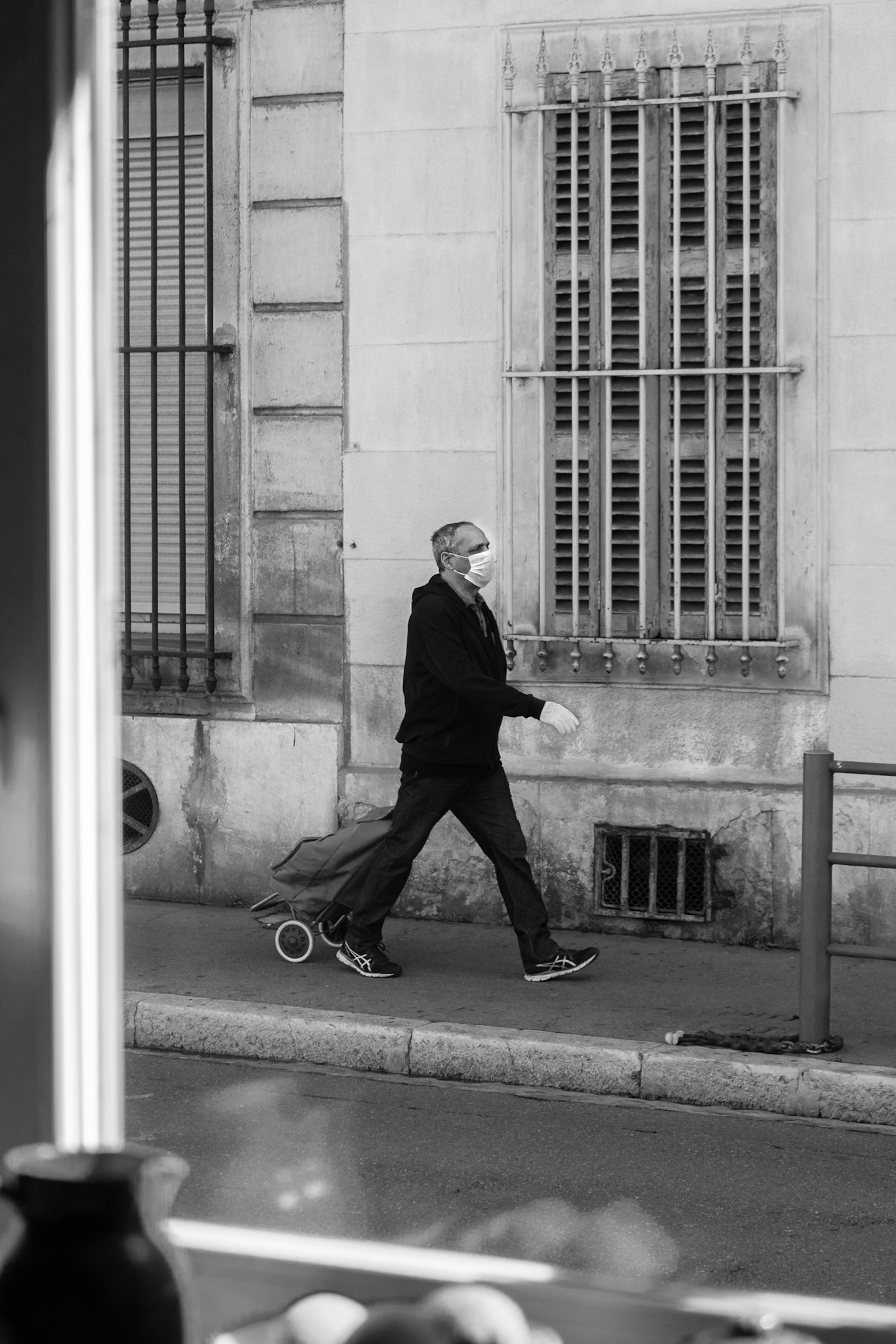 De ma fenetre vue sur rue pendant le confinement