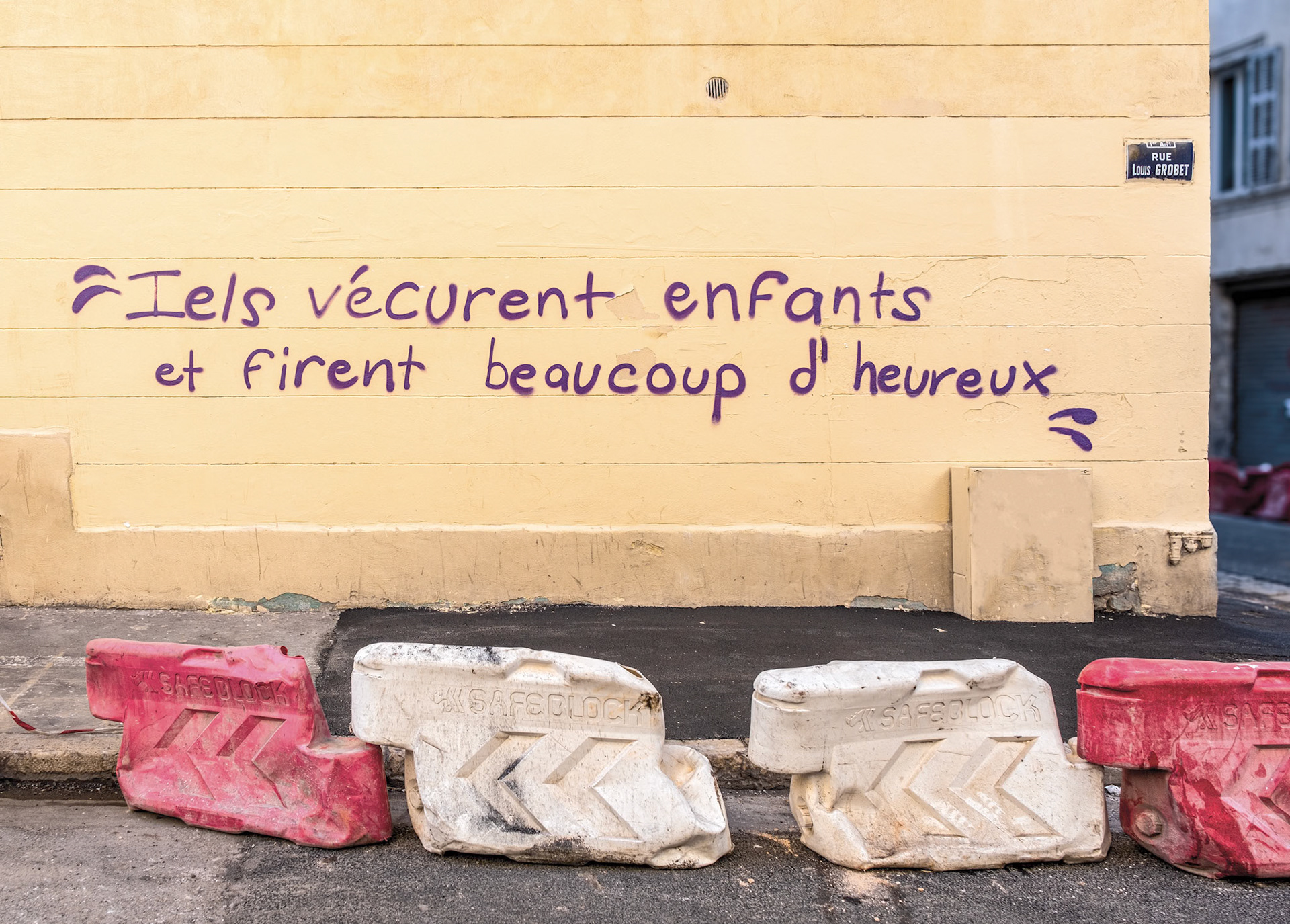 Rue Consolat, Saint Charles