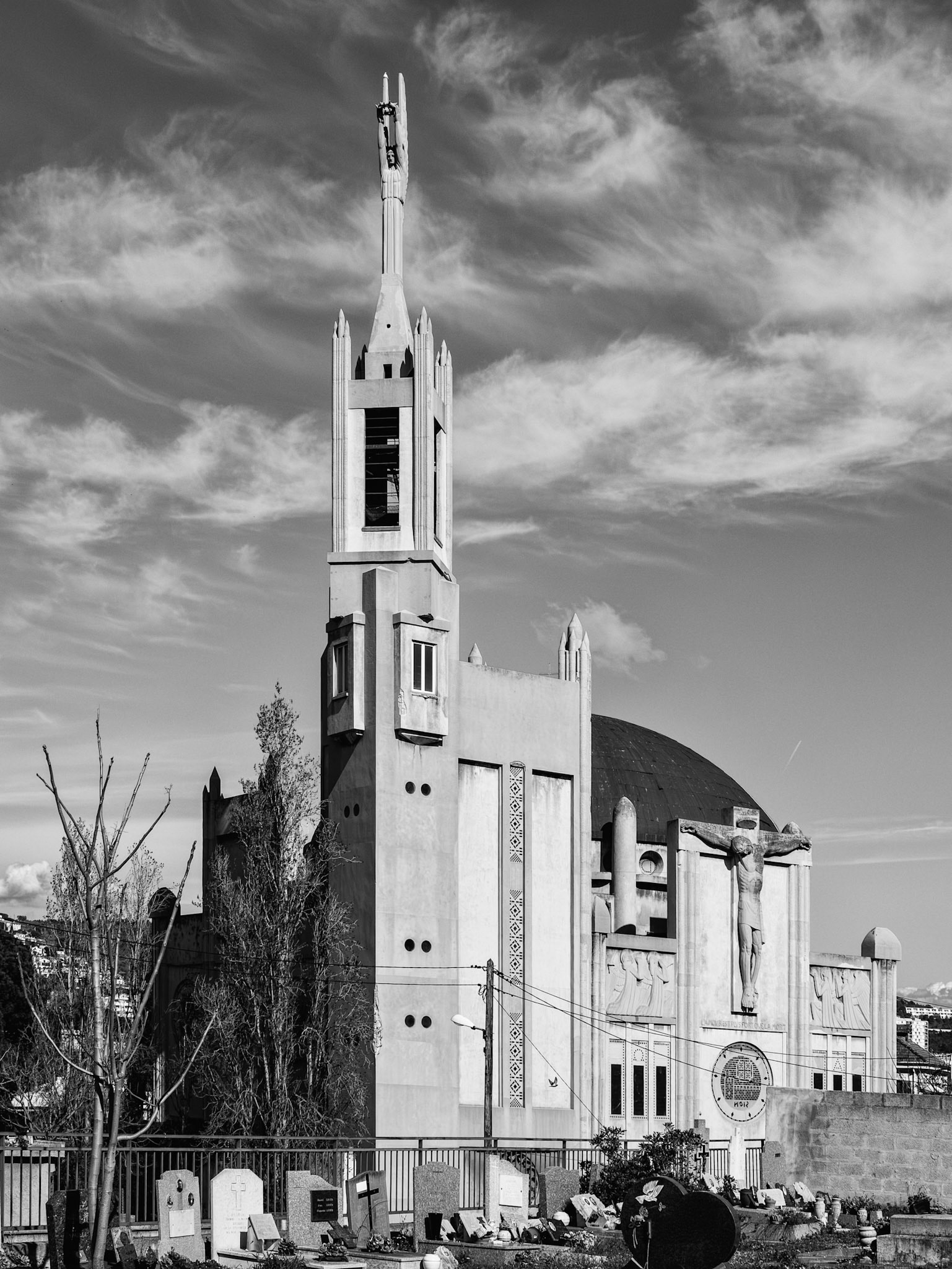 Eglise St Louis, Chemin de St Louis au Rove, 15e Sourdeau JL, architecte, Sarrabezolles C, sculpteur, 1935