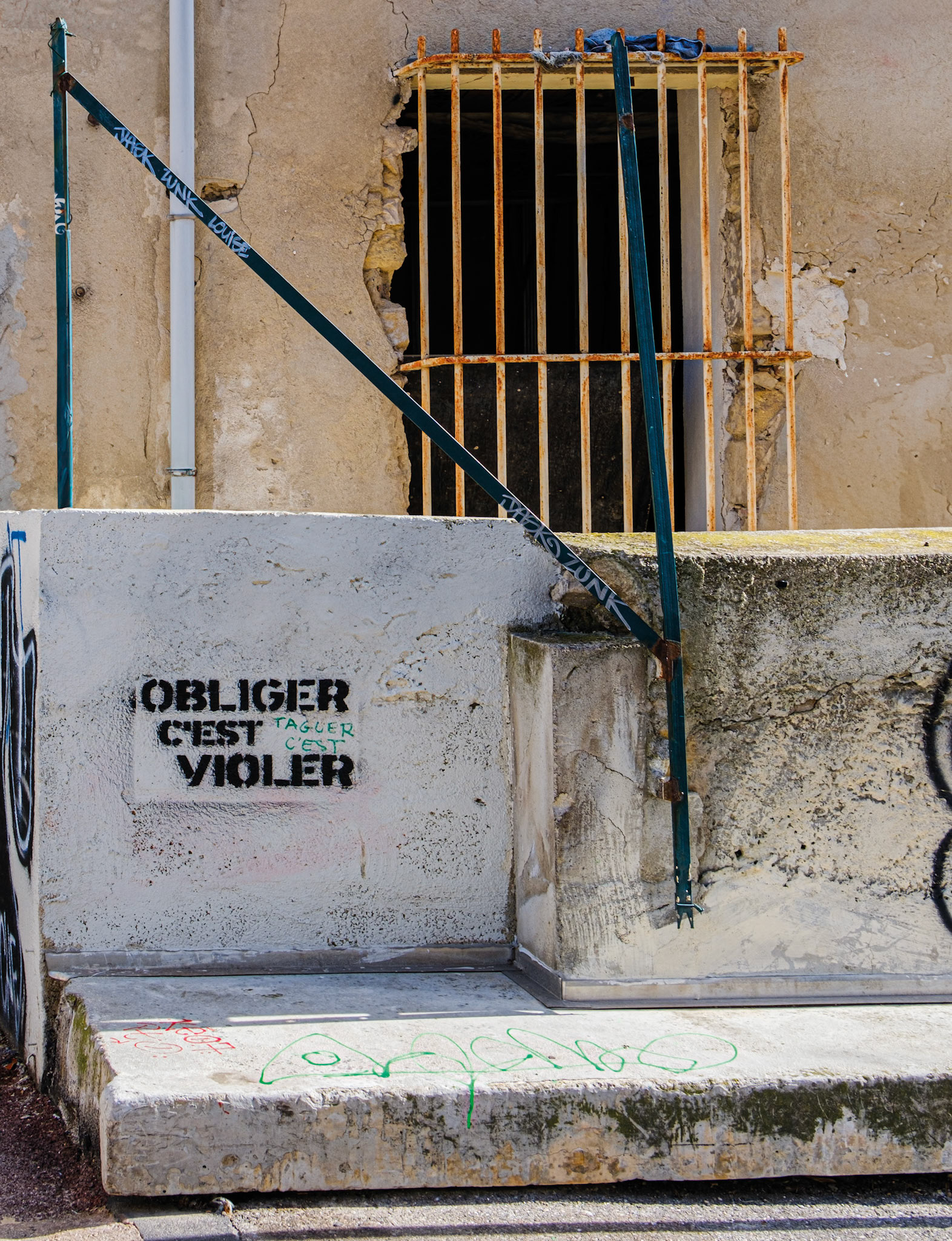 Rue Edmond Dantes, Le Camas