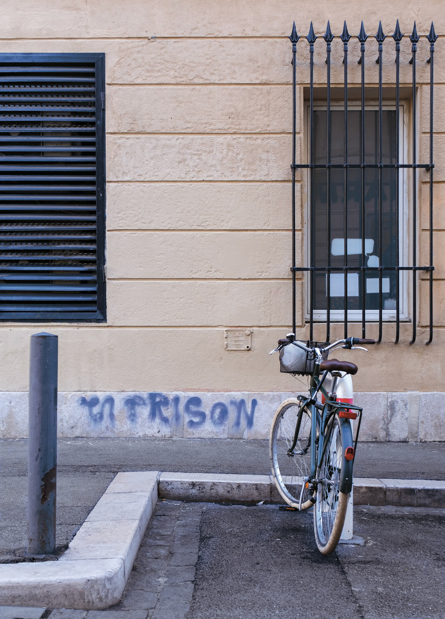 Rue Frédéric Chevillon, Chapitre