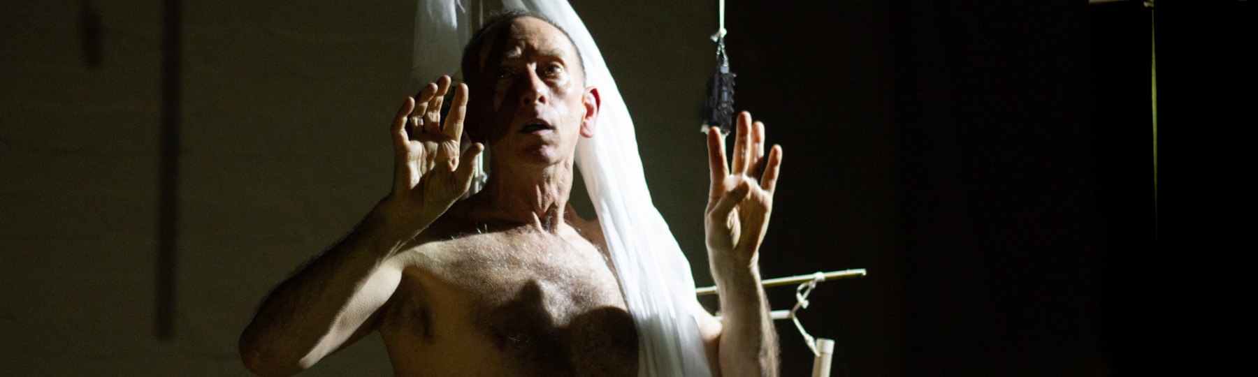 Matthew Crosby in Corporare, Photo: Oscar Socias