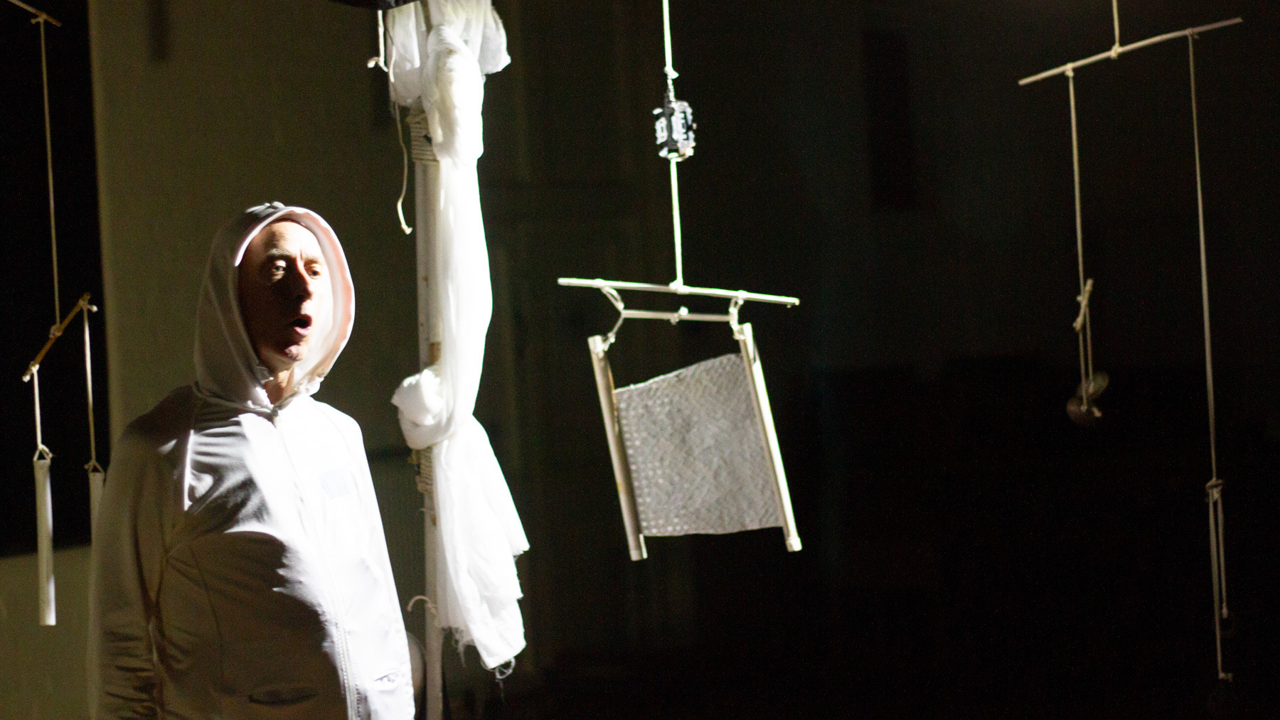 Matthew Crosby in Corporare, Photo: Oscar Socias