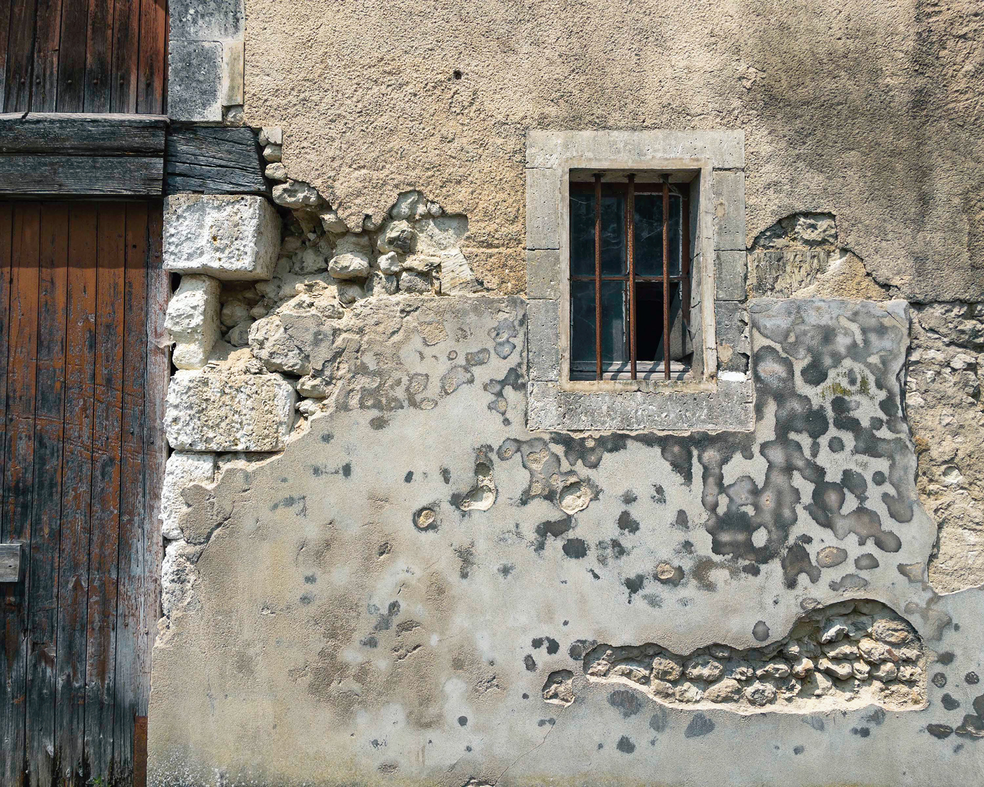 Aubeterre-Sur-Drone (Wall)