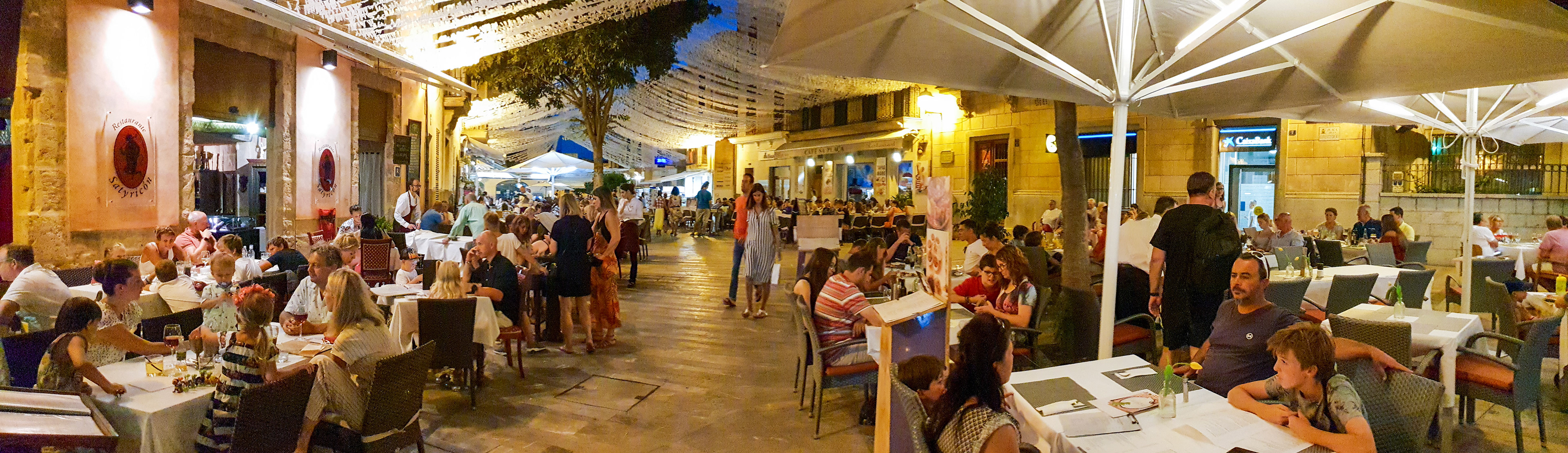 Alcúdia old city in the evening