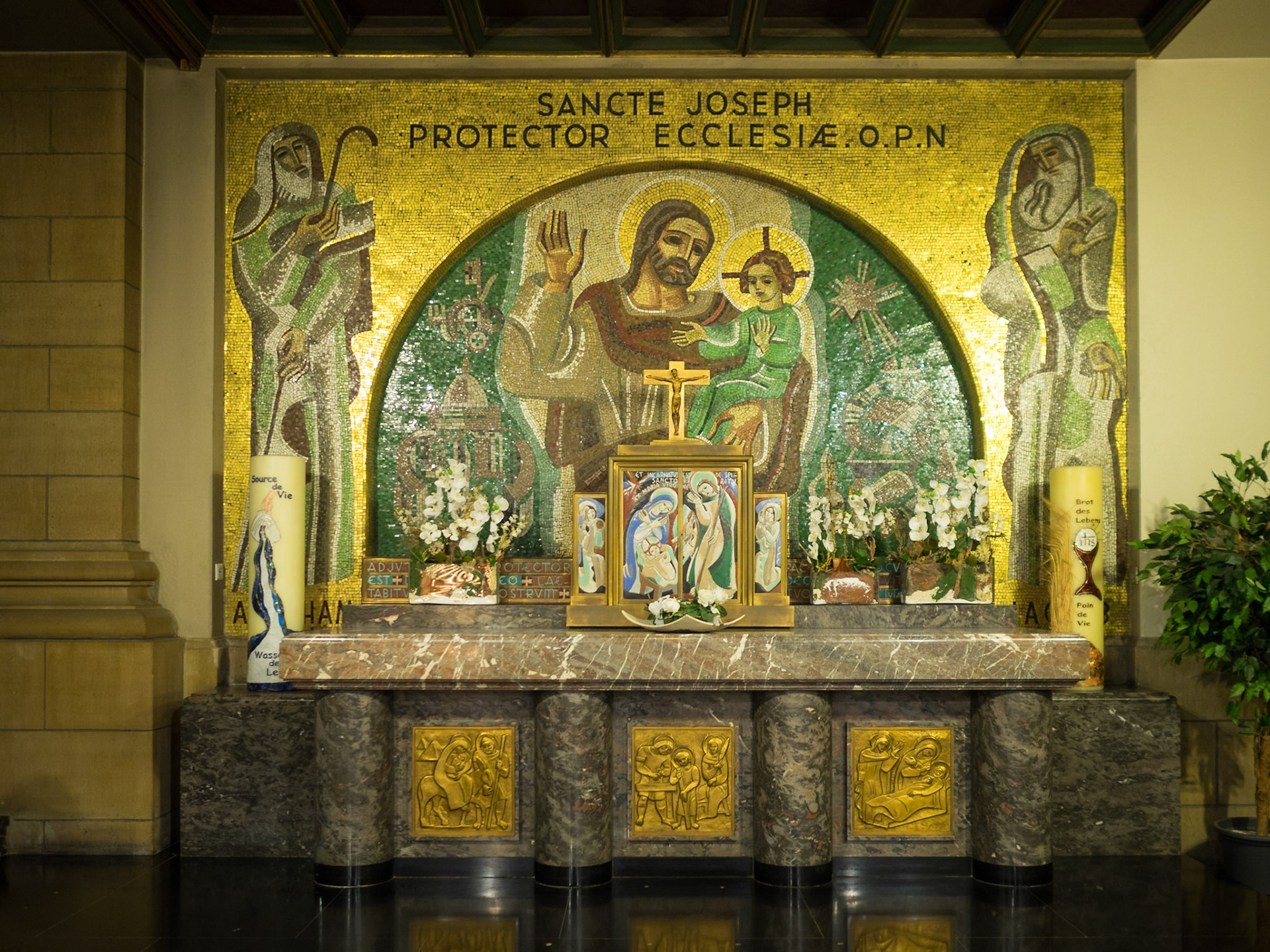 Altar with mosaic of Cathedral of Our Lady of Luxembourg