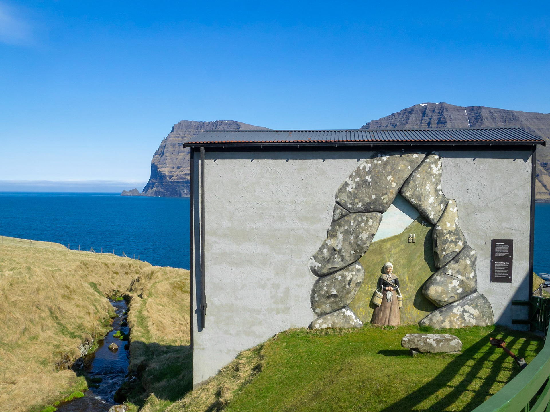 Marjan's lifting stone mural, Mikladalur