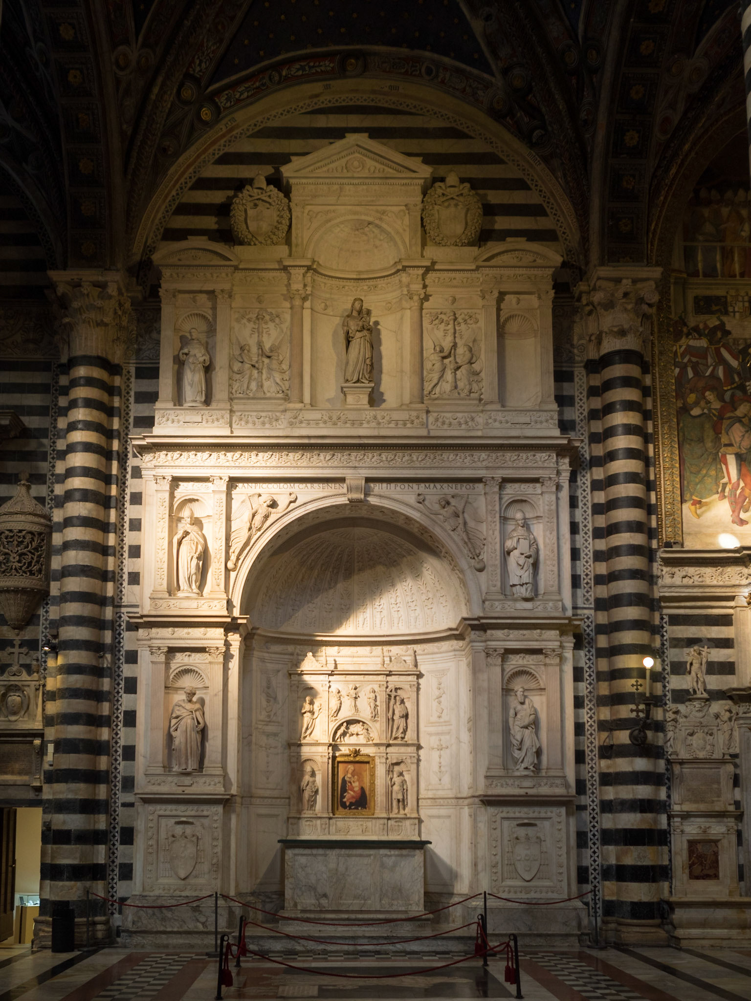 Picolomini altar, Siena Duomo