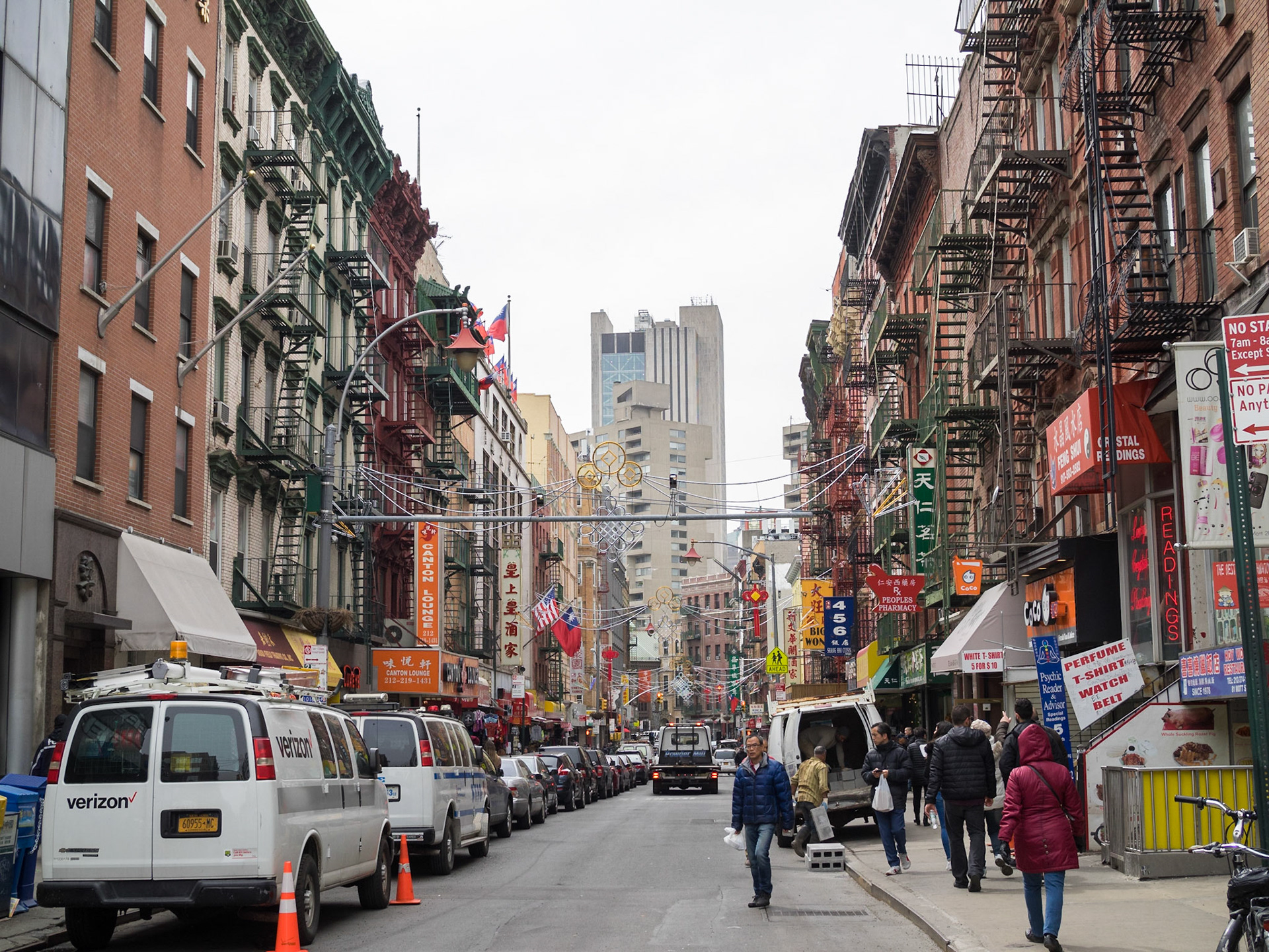 Manhattan Chinatown street