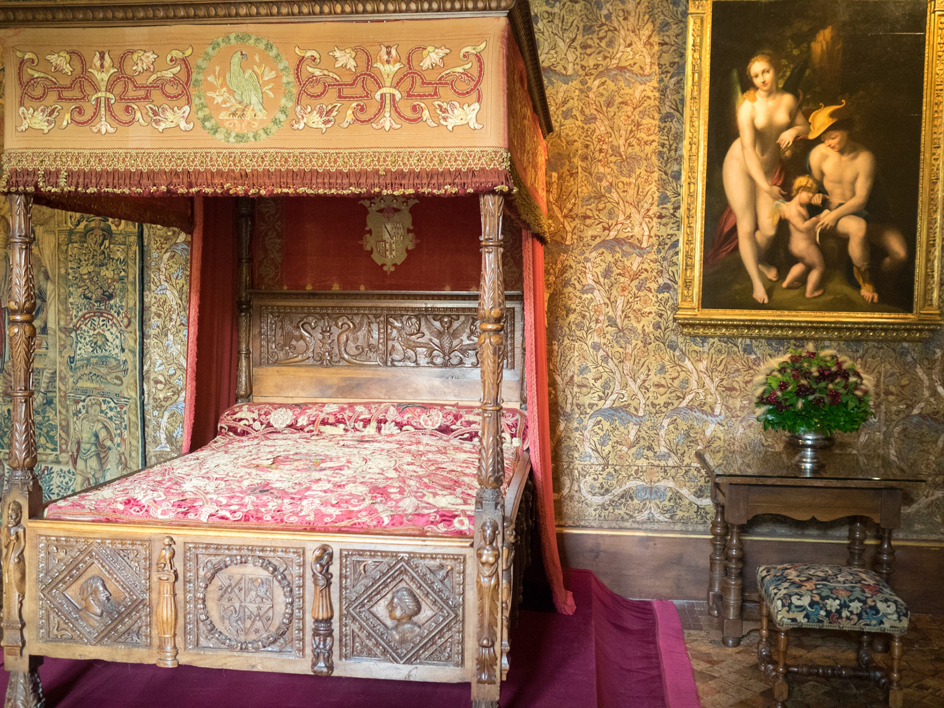 Chenonceau Chateau bedroom interior