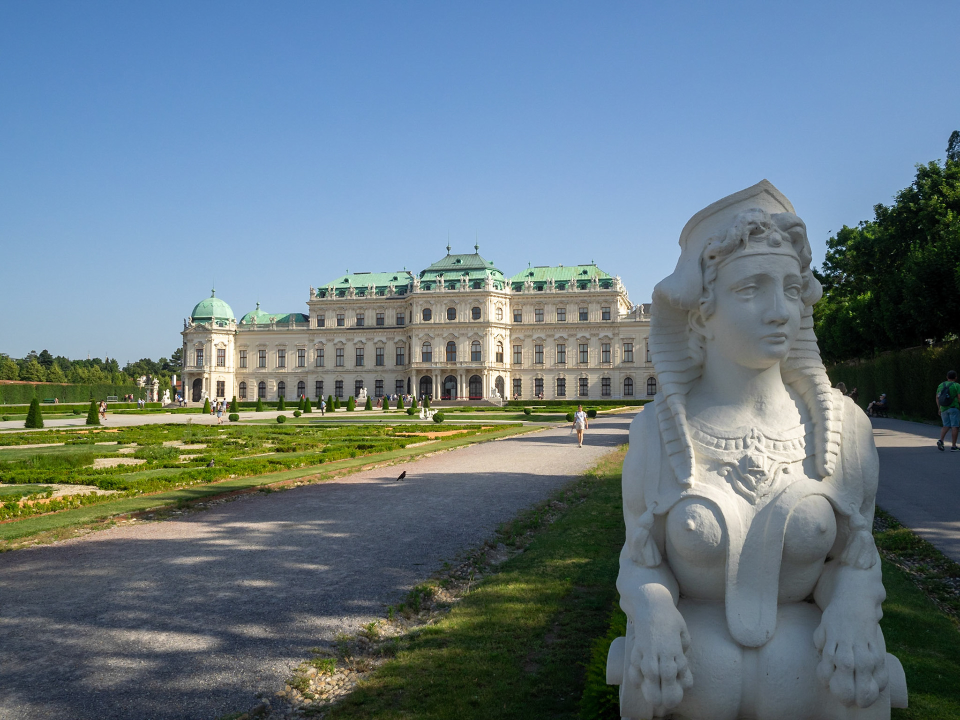 Mythological creatures status in Belvedere palace gardens