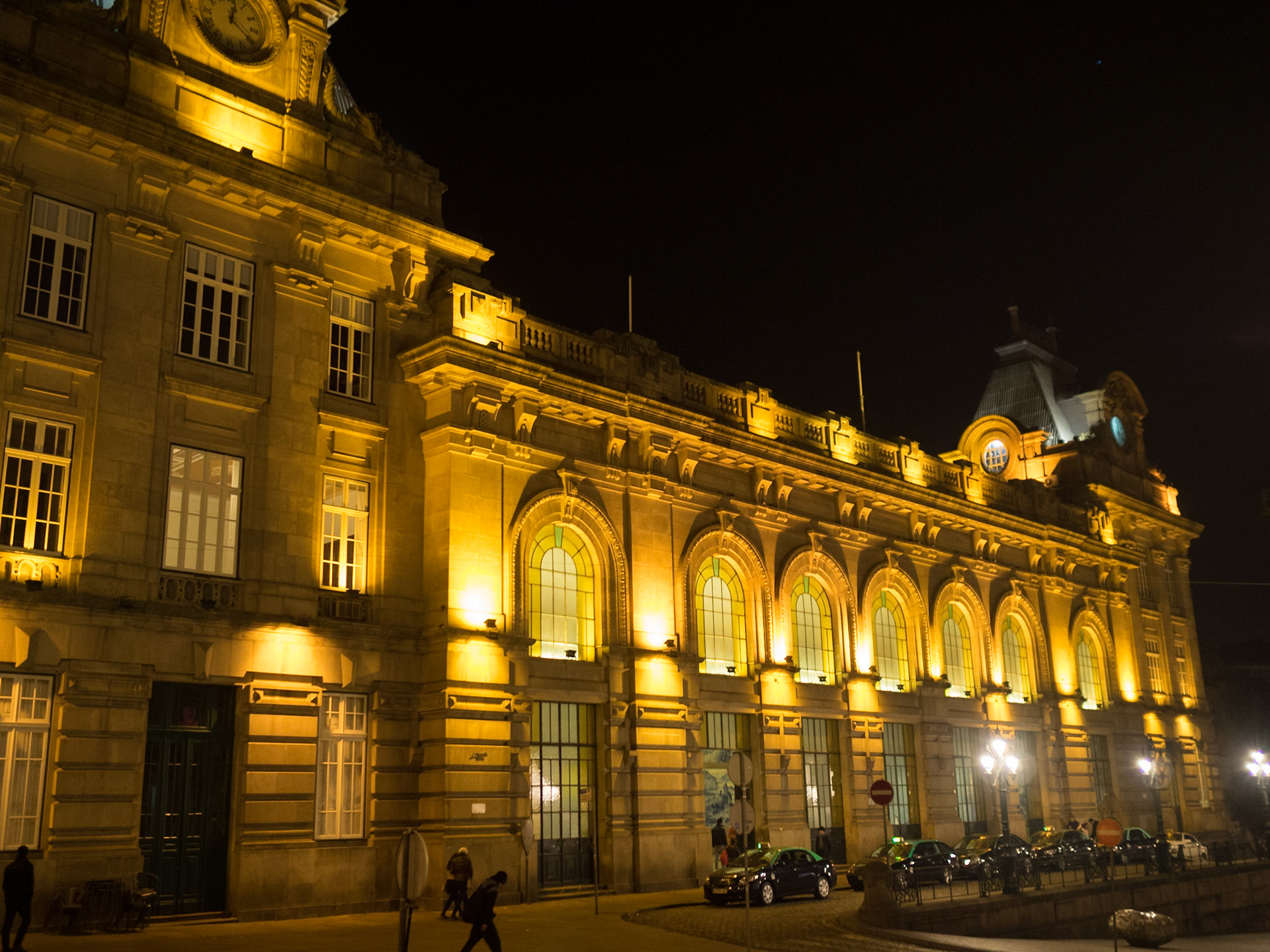Oporto São Bento Train Station night shot