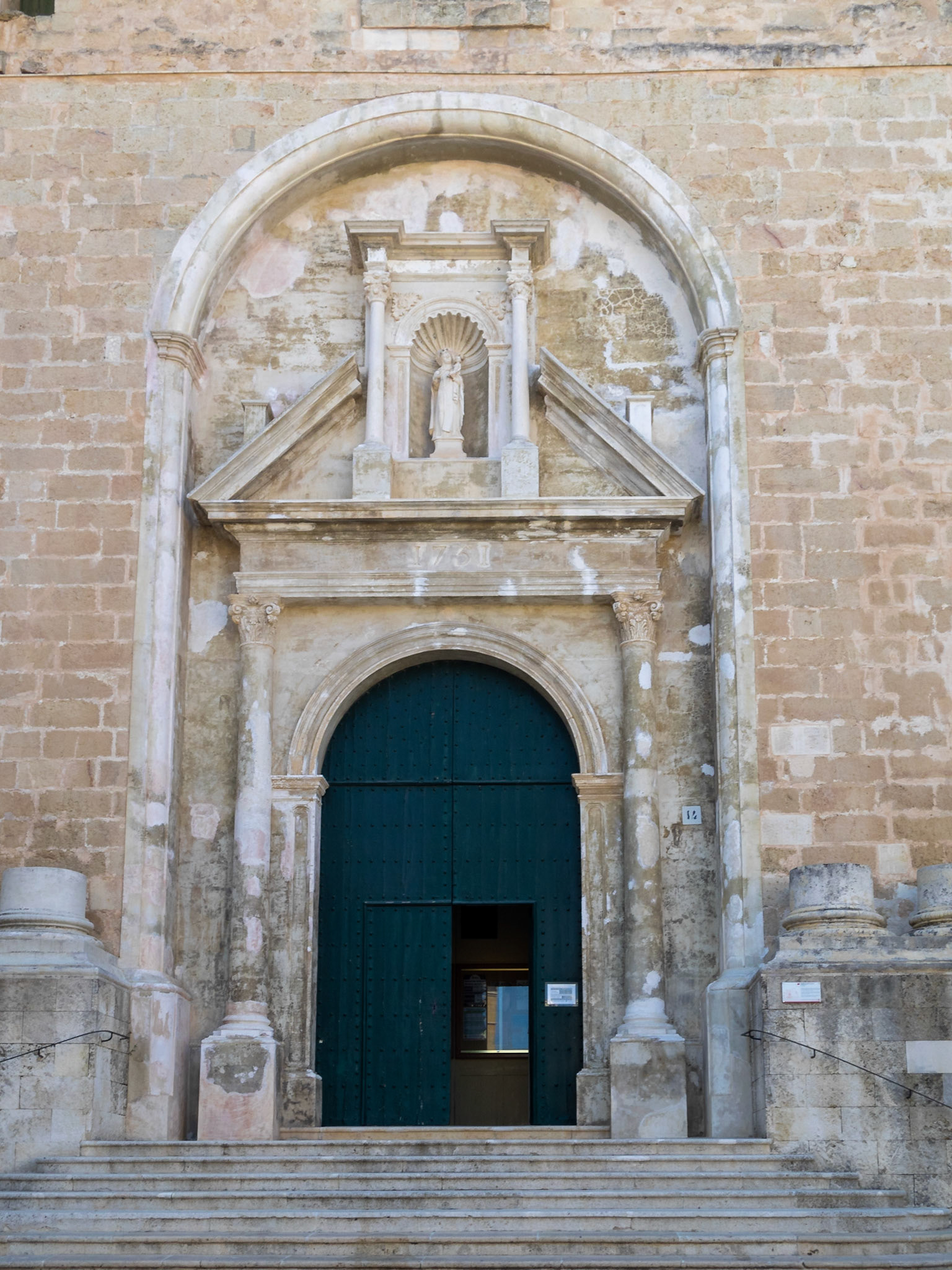 Iglesia del Carmen doorway, Mahon