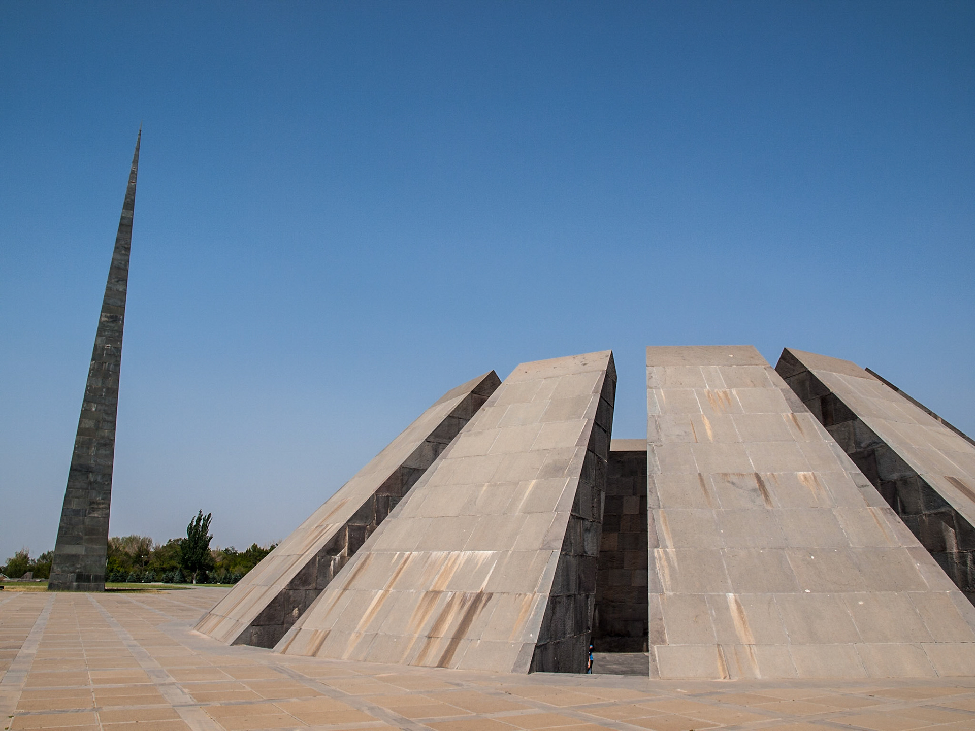 Armenian genocide memorial (Tsitsernakaberd)