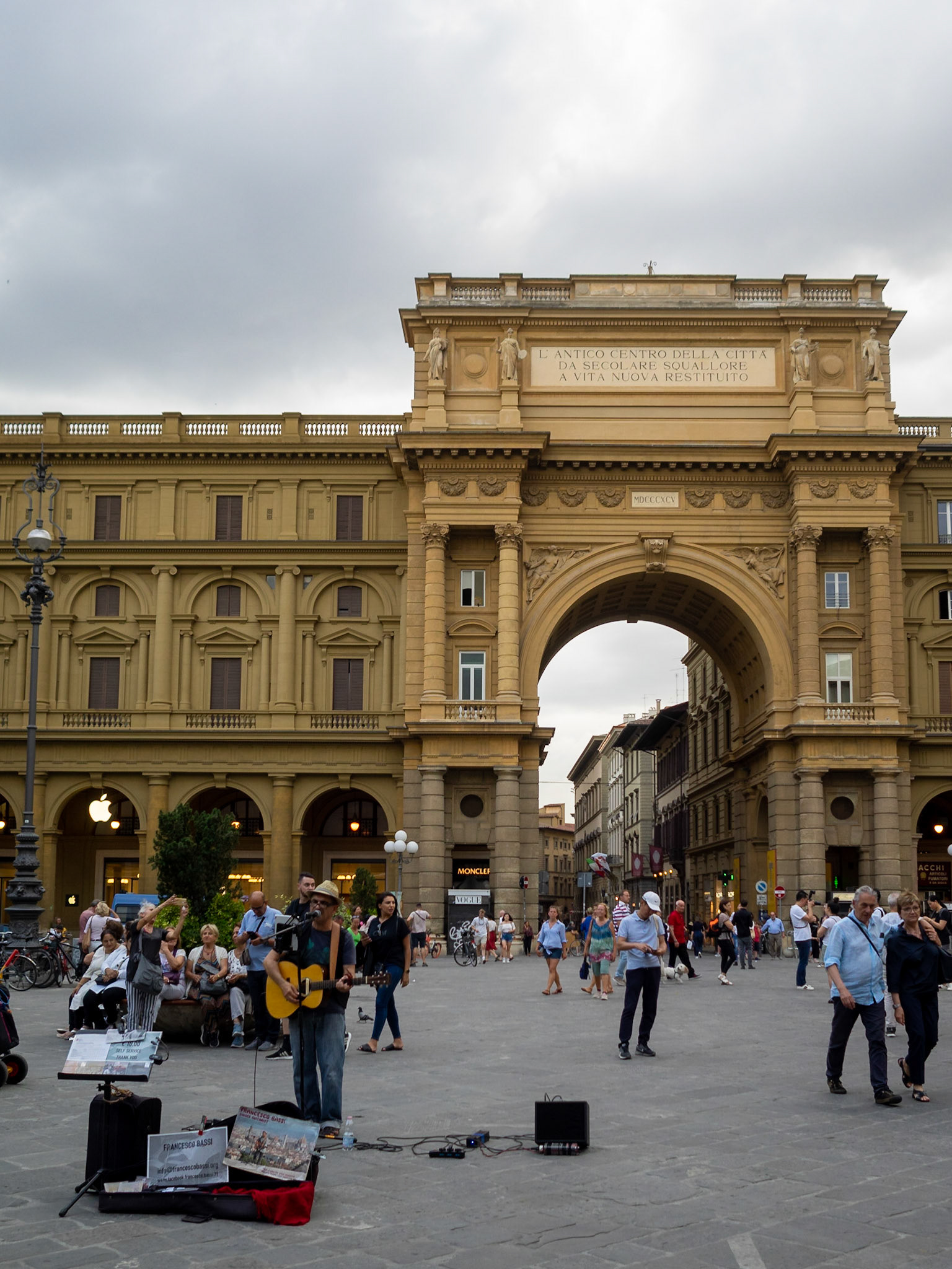 Street singers perform at Piazza della Repubblica, Florence