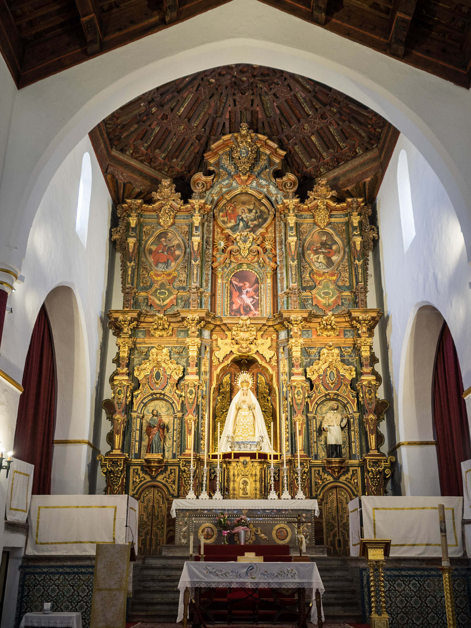 San Nicolas church interior