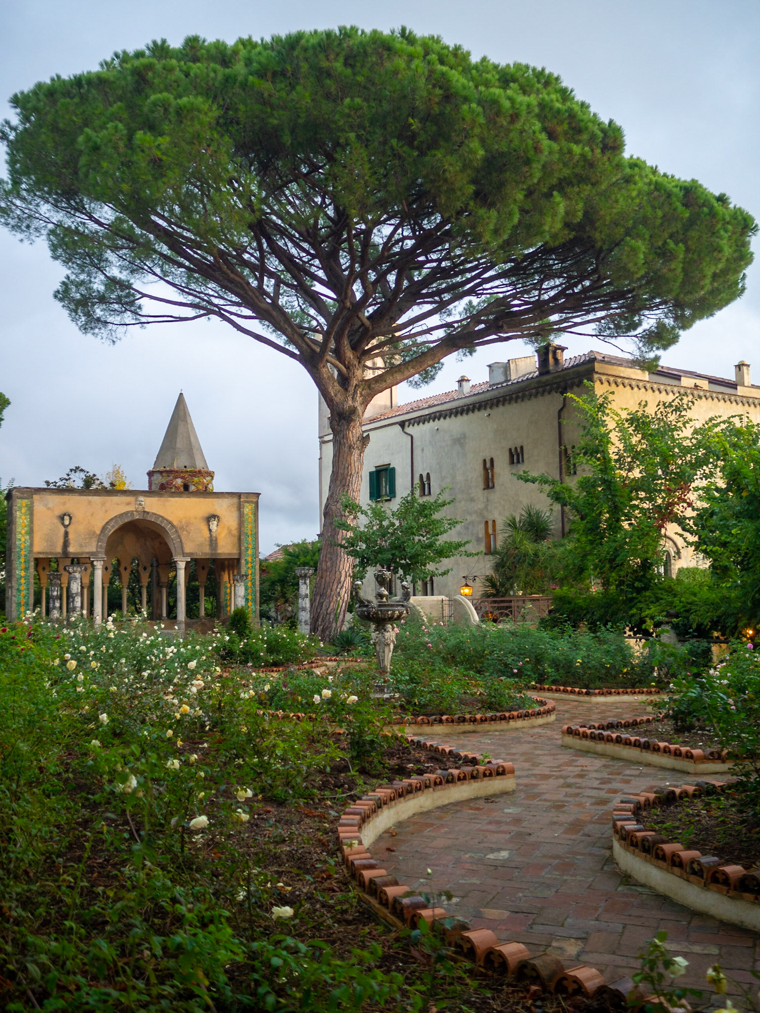 Villa Cimbrone gardens general view