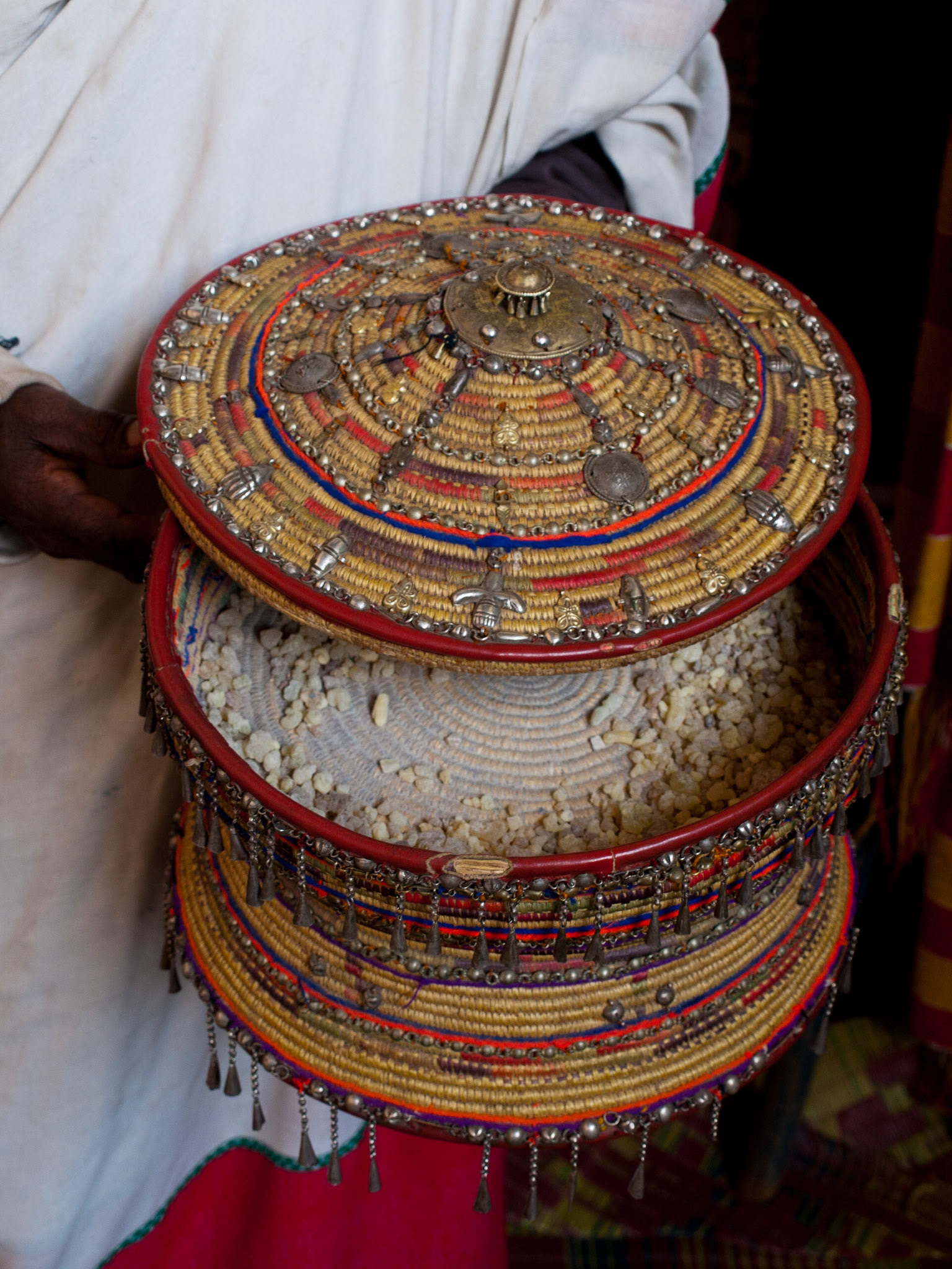 Na'Akutu La'Ab church in Lalibela - incense basket