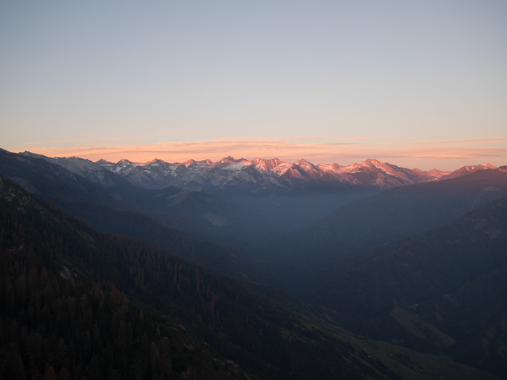 Sunset over the mountains seen from Moro Rock