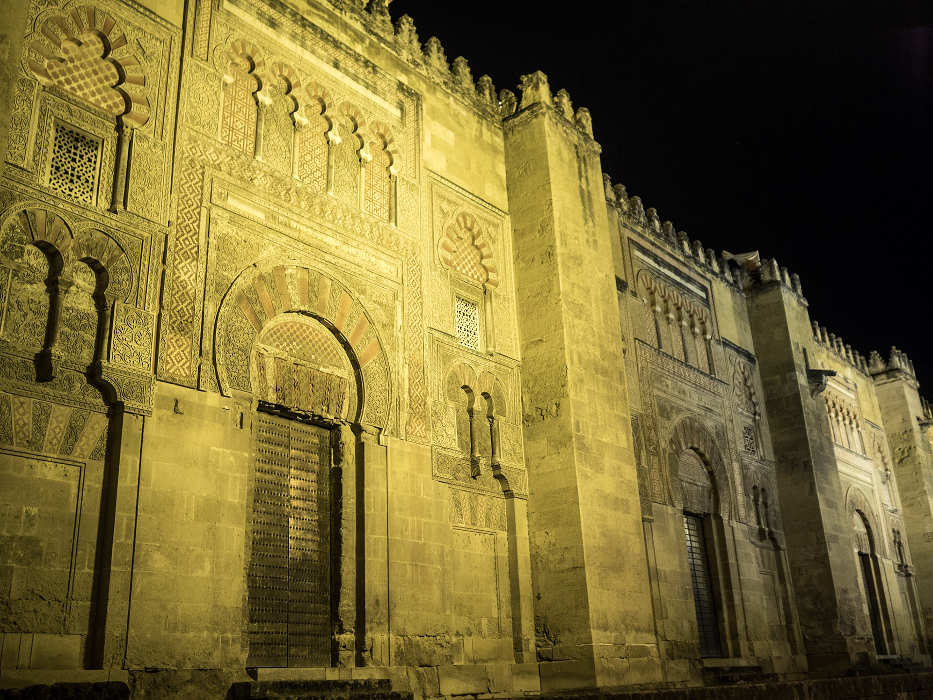 Postigo del Sagrario at night