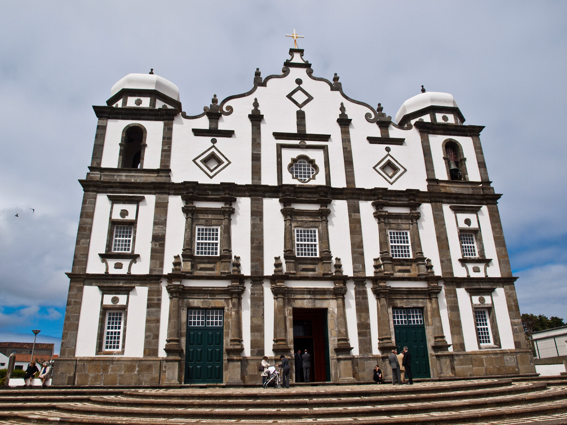 Santa Cruz das Flores church facade