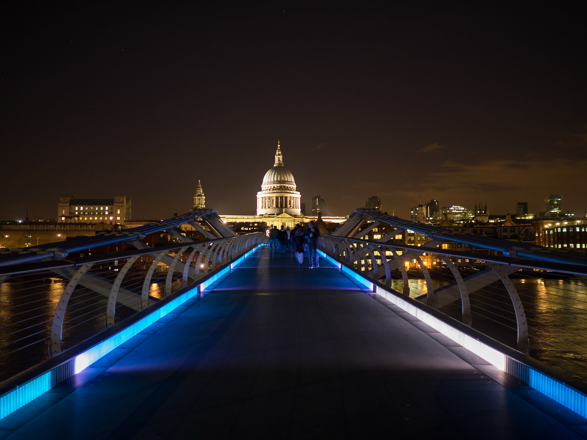 St Paul's Cathedral at the end of the Millennium bridge night view