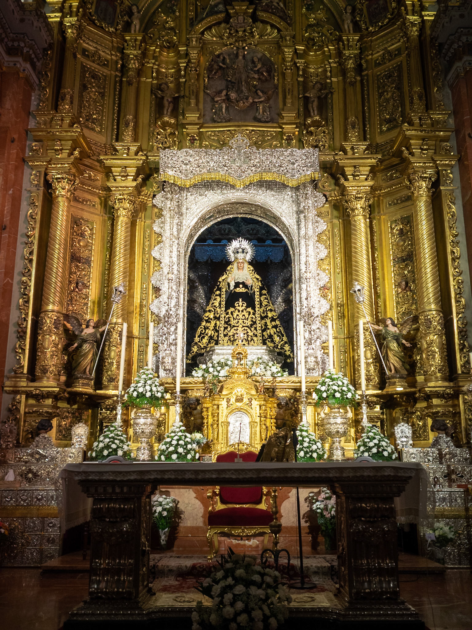 Basílica de la Macarena high altar